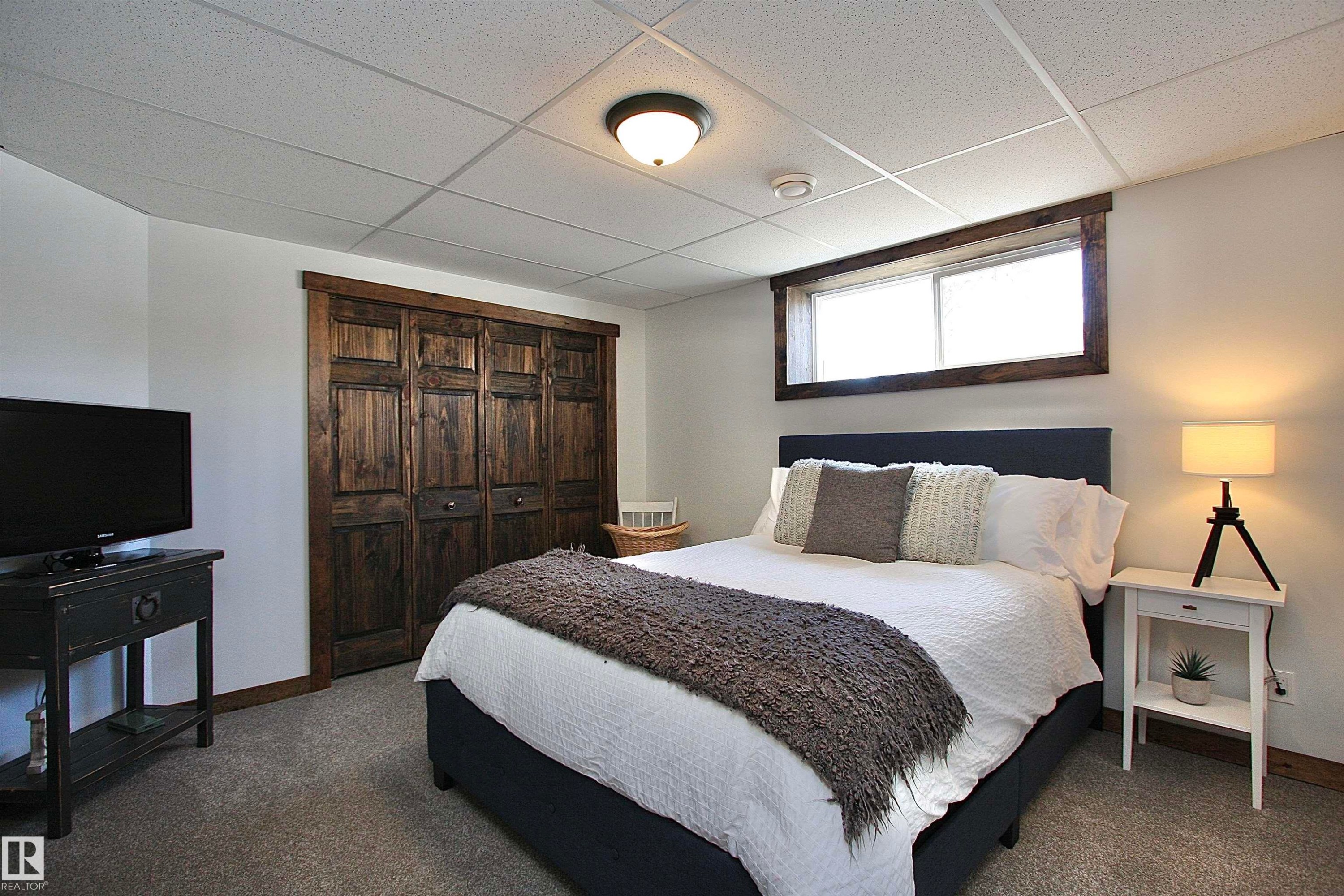 5512 52 St Close, Bashaw, AB - Indoor Photo Showing Bedroom