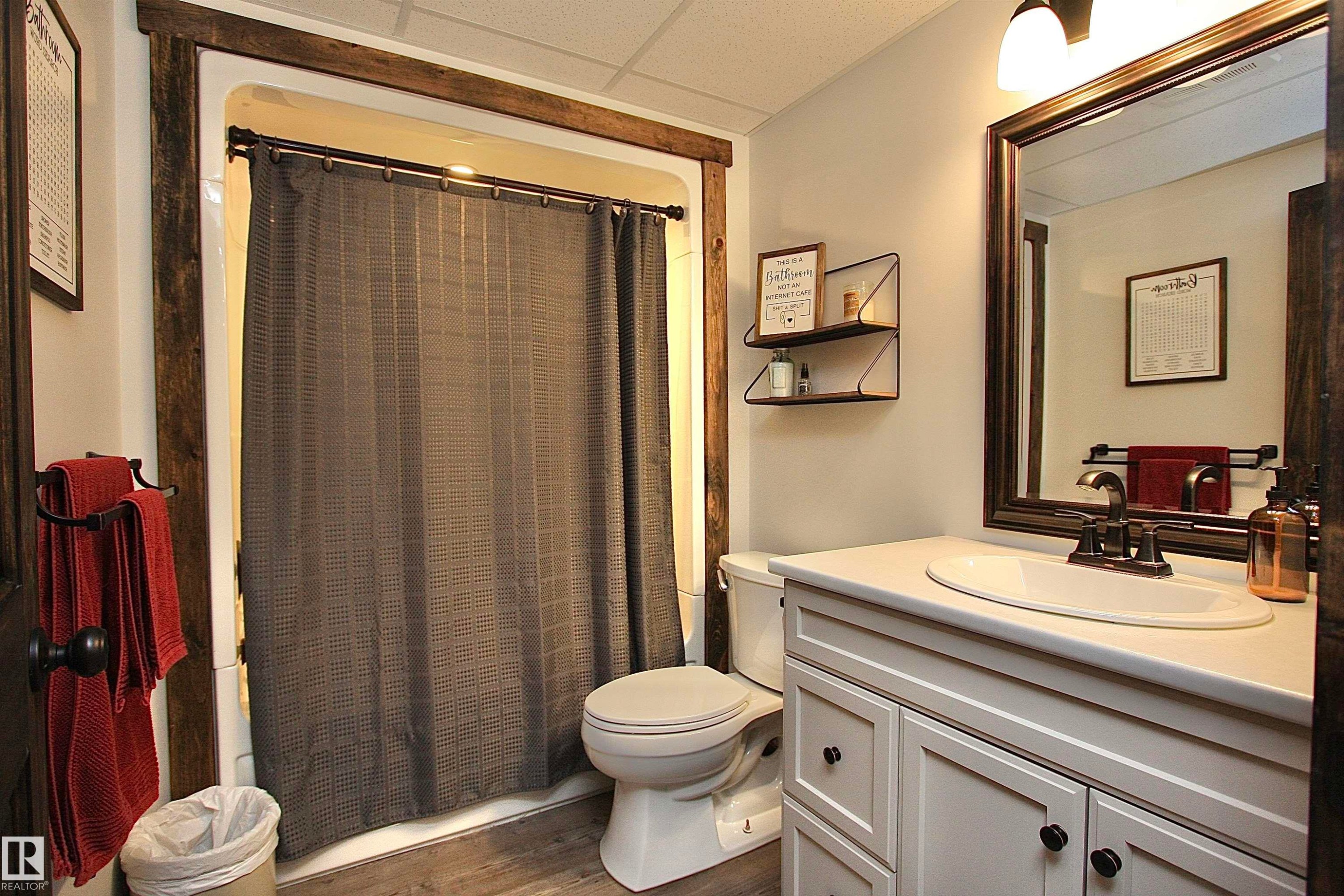5512 52 St Close, Bashaw, AB - Indoor Photo Showing Bathroom