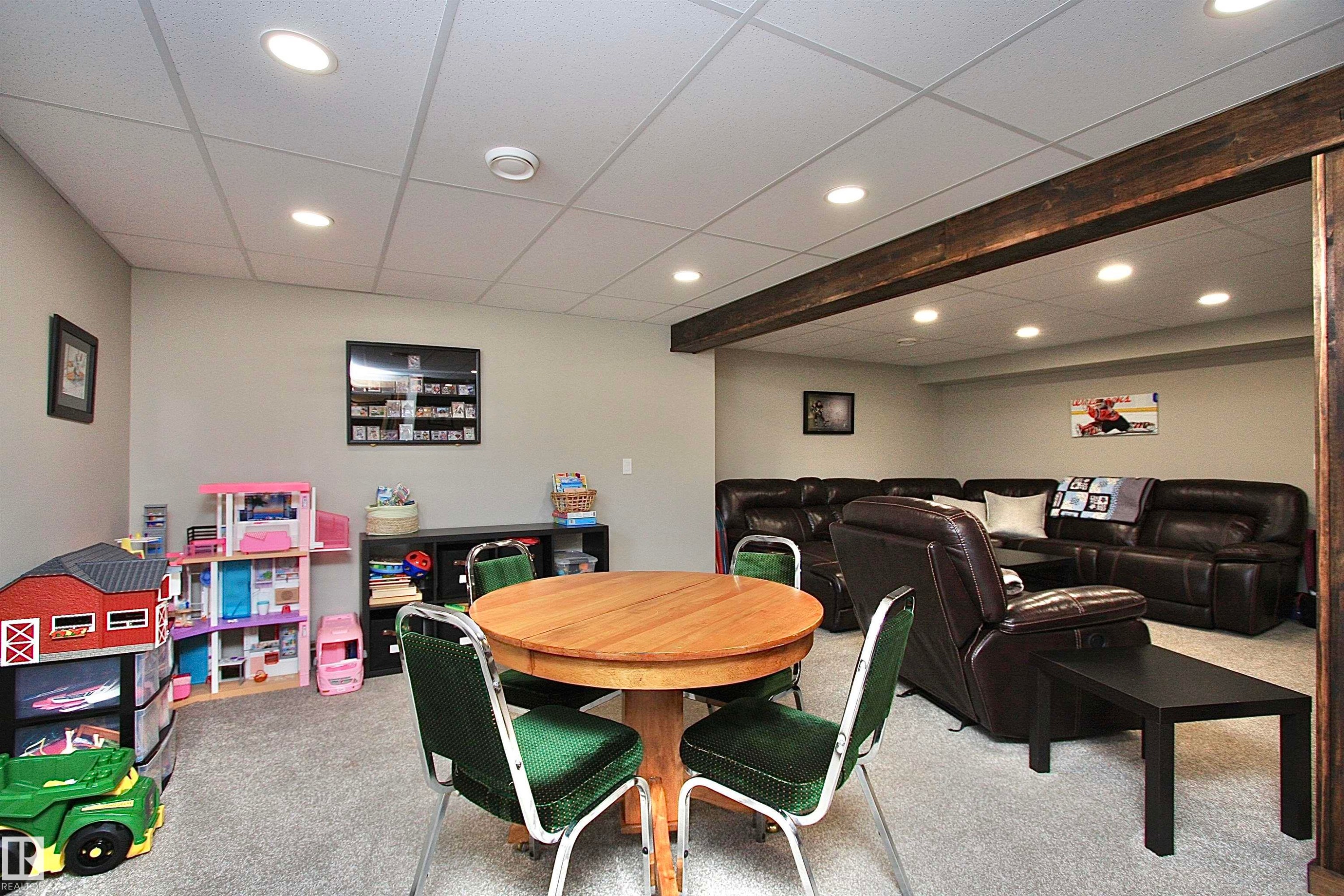 5512 52 St Close, Bashaw, AB - Indoor