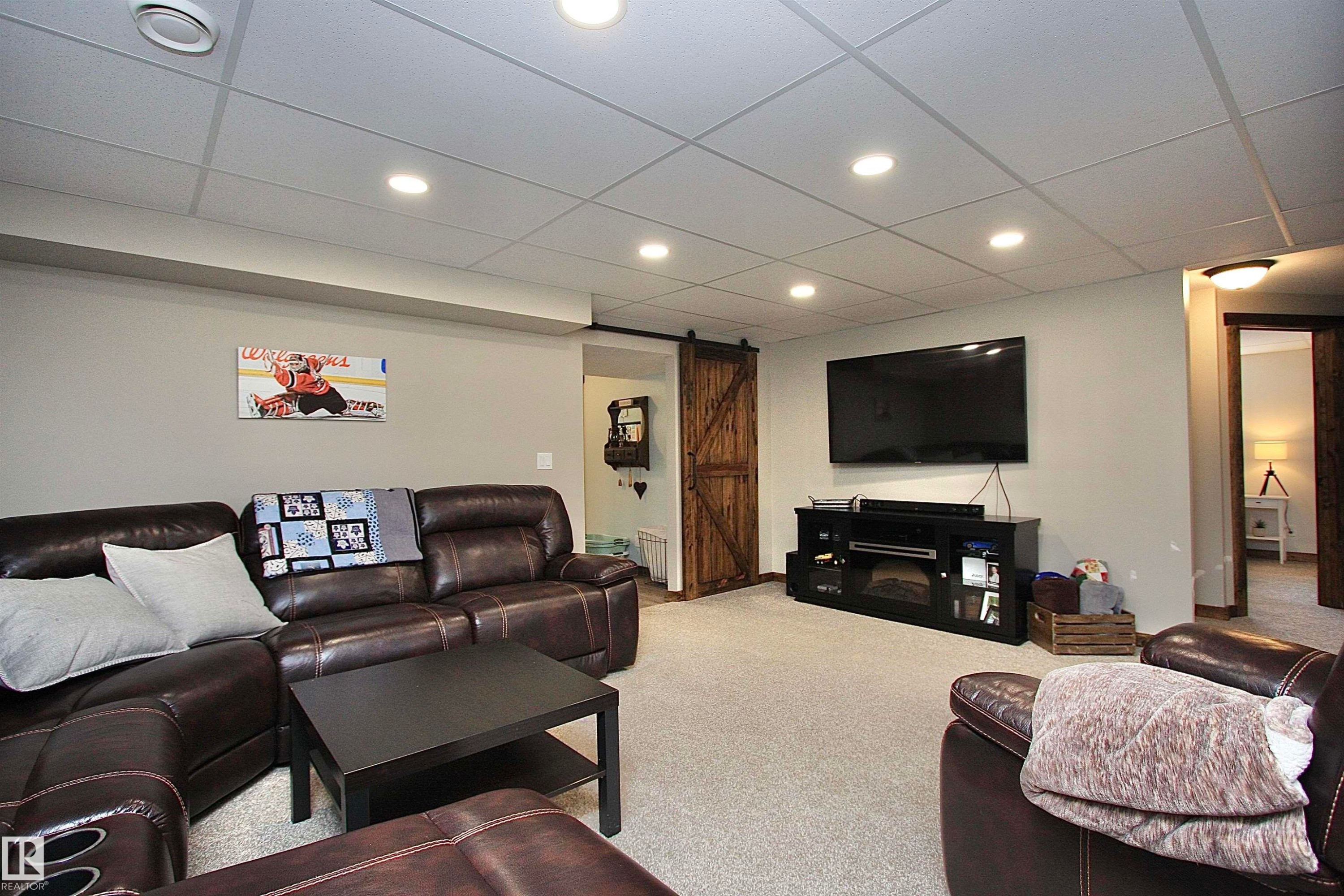 5512 52 St Close, Bashaw, AB - Indoor