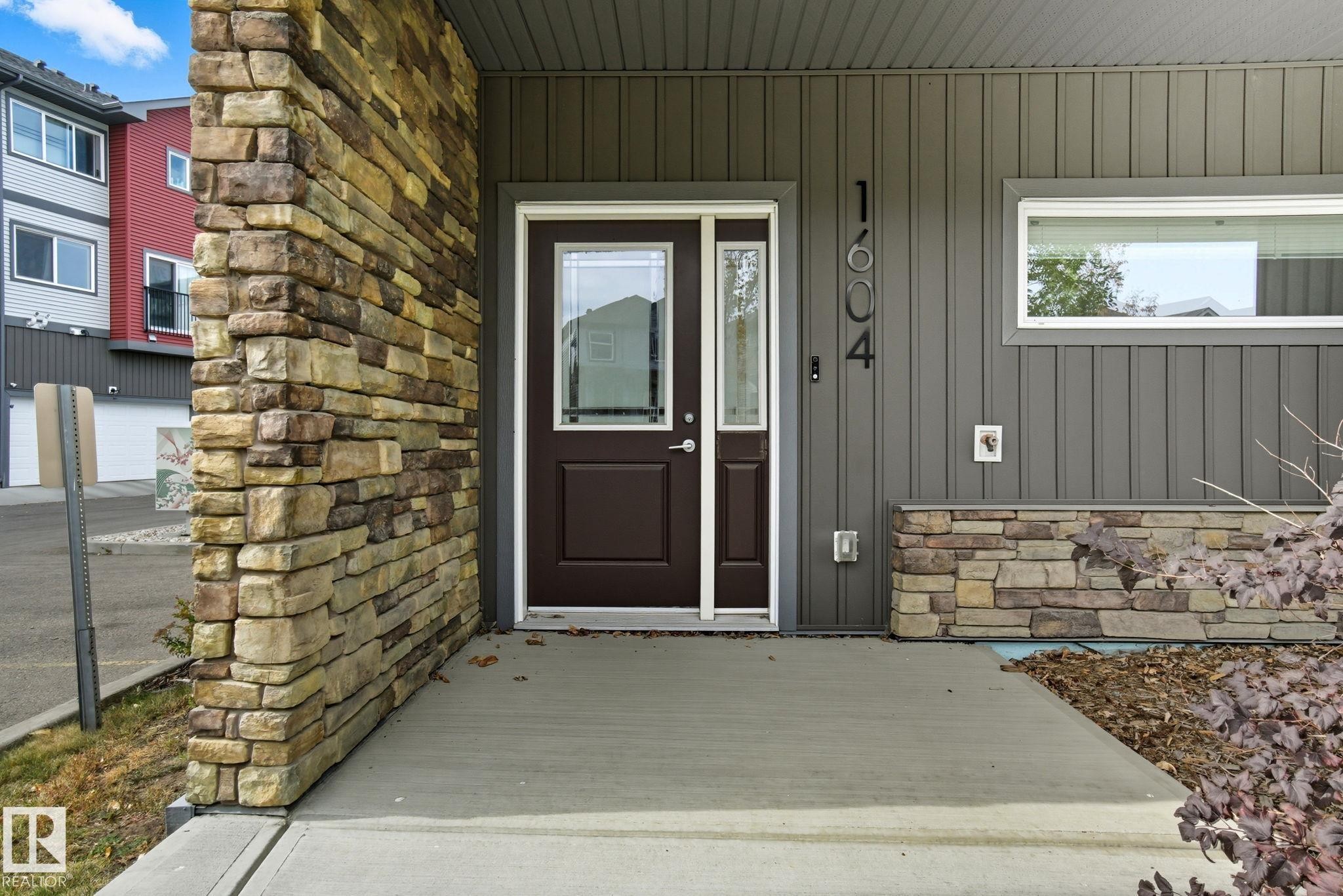 1604 33A Street, Edmonton, AB - Outdoor