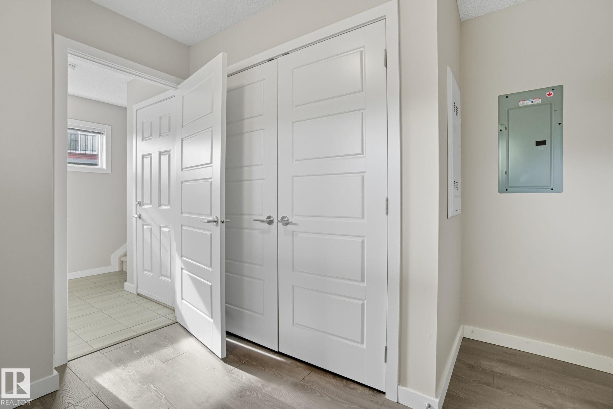 1604 33A Street, Edmonton, AB - Indoor Photo Showing Other Room