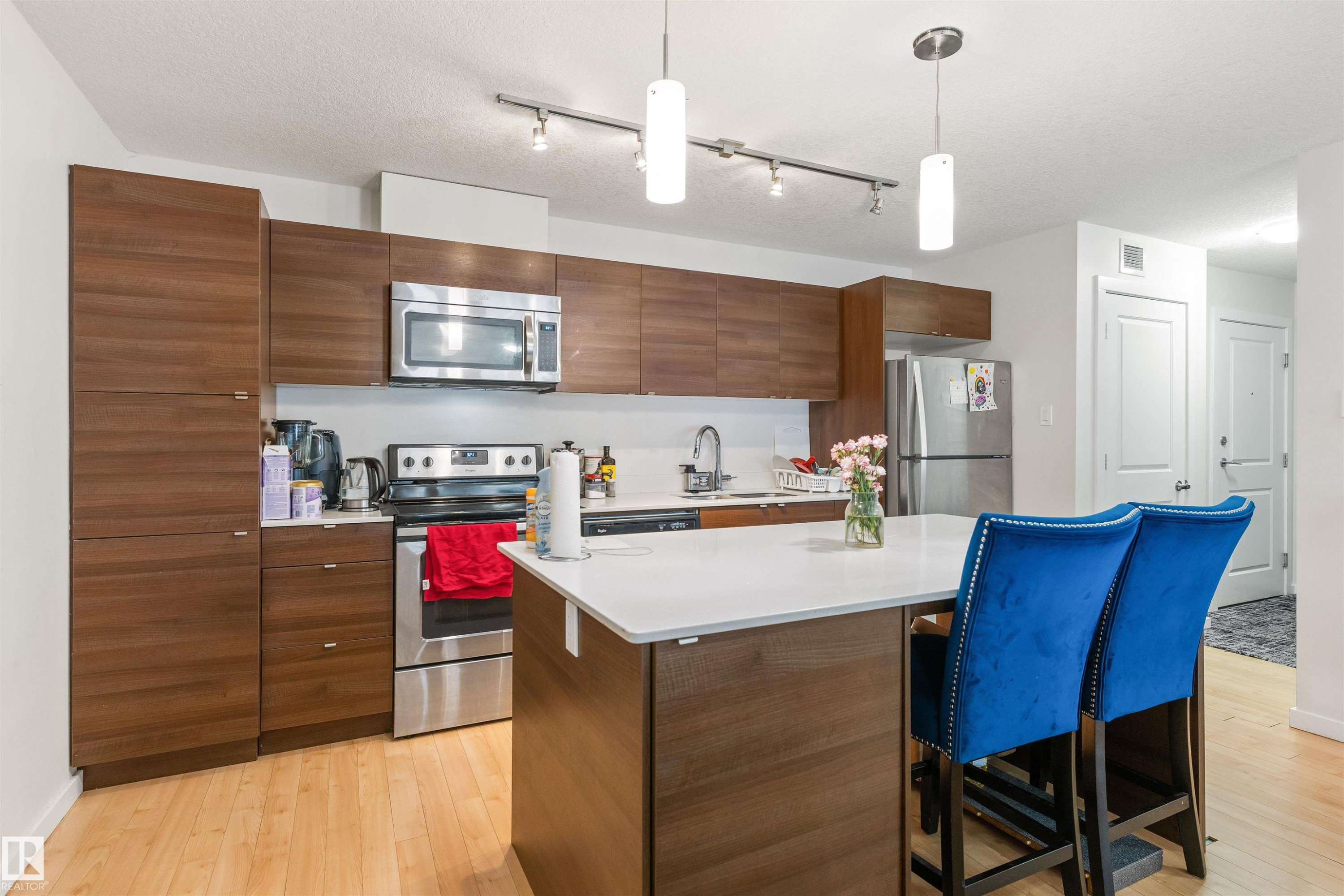 110 9517 160 Avenue, Edmonton, AB - Indoor Photo Showing Kitchen With Stainless Steel Kitchen With Upgraded Kitchen