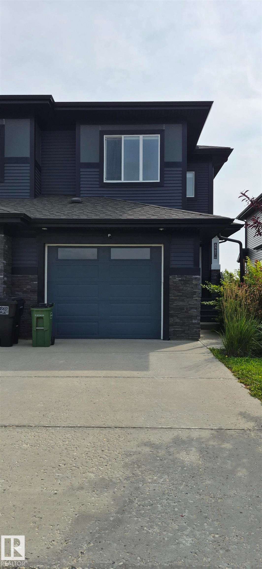 8921 217 Street Nw, Edmonton, AB - Outdoor