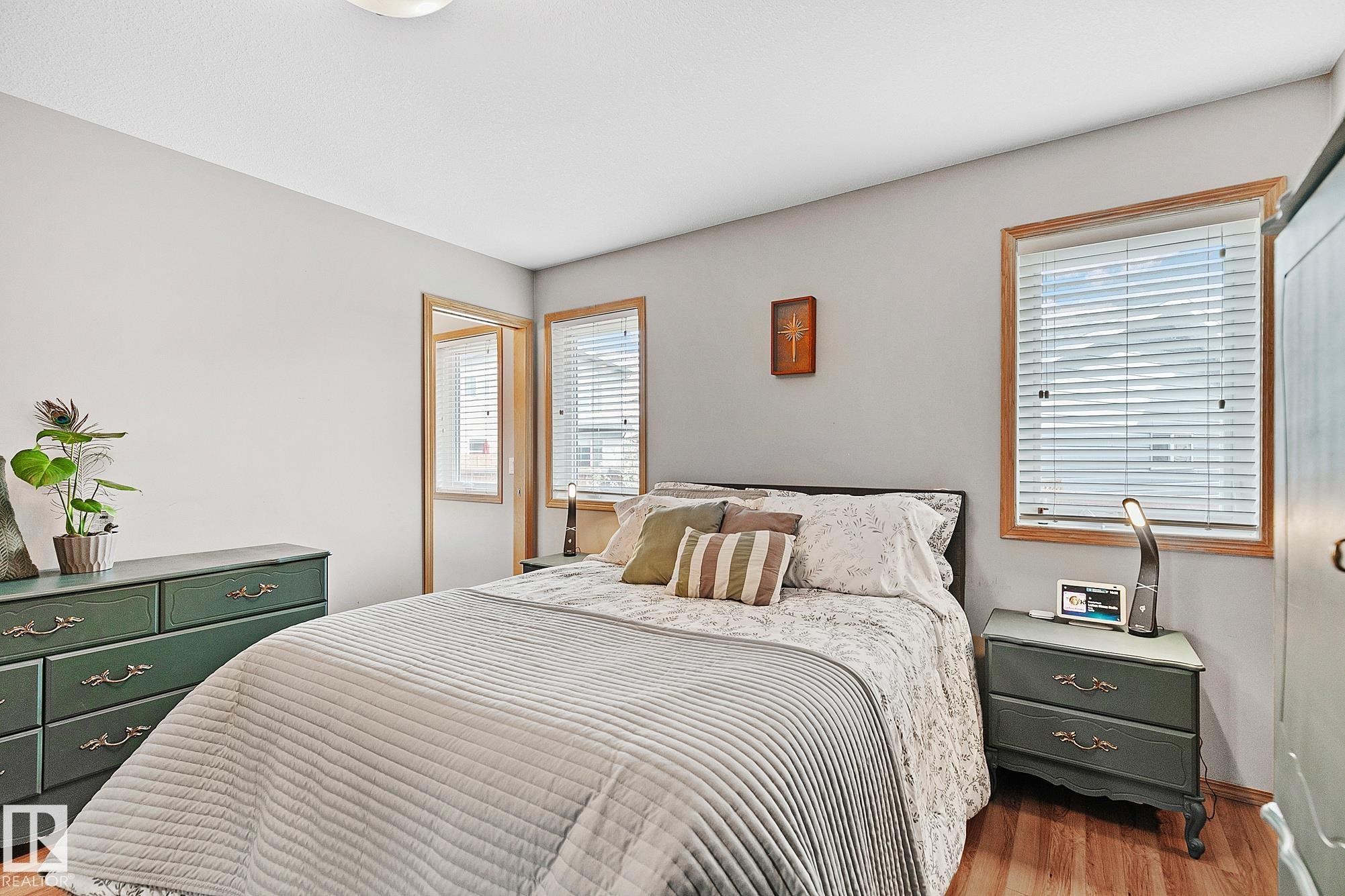 98 Hewitt Circle, Spruce Grove, AB - Indoor Photo Showing Bedroom