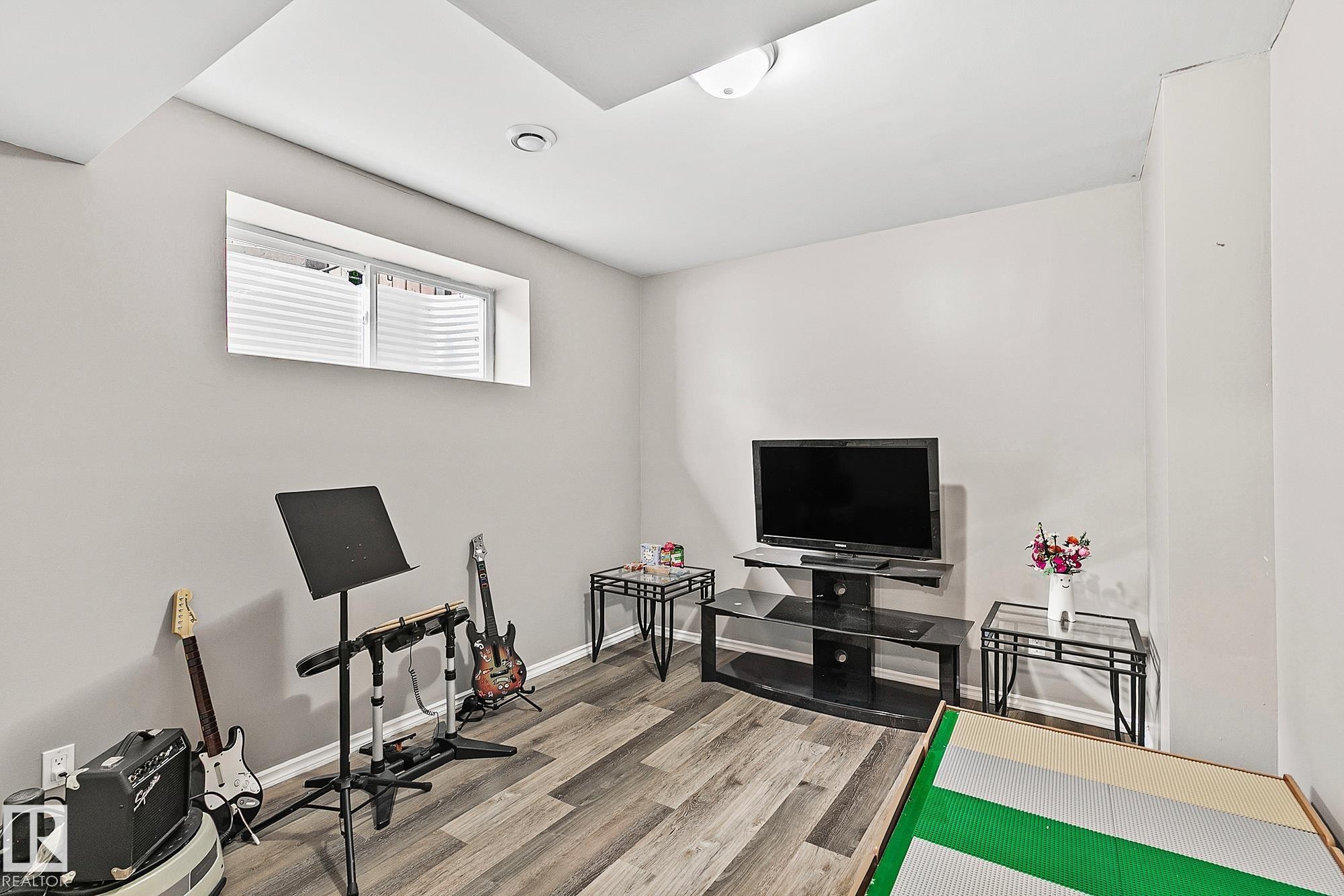 98 Hewitt Circle, Spruce Grove, AB - Indoor