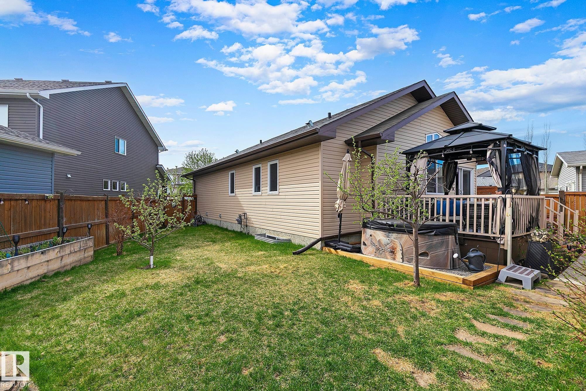98 Hewitt Circle, Spruce Grove, AB - Outdoor With Deck Patio Veranda