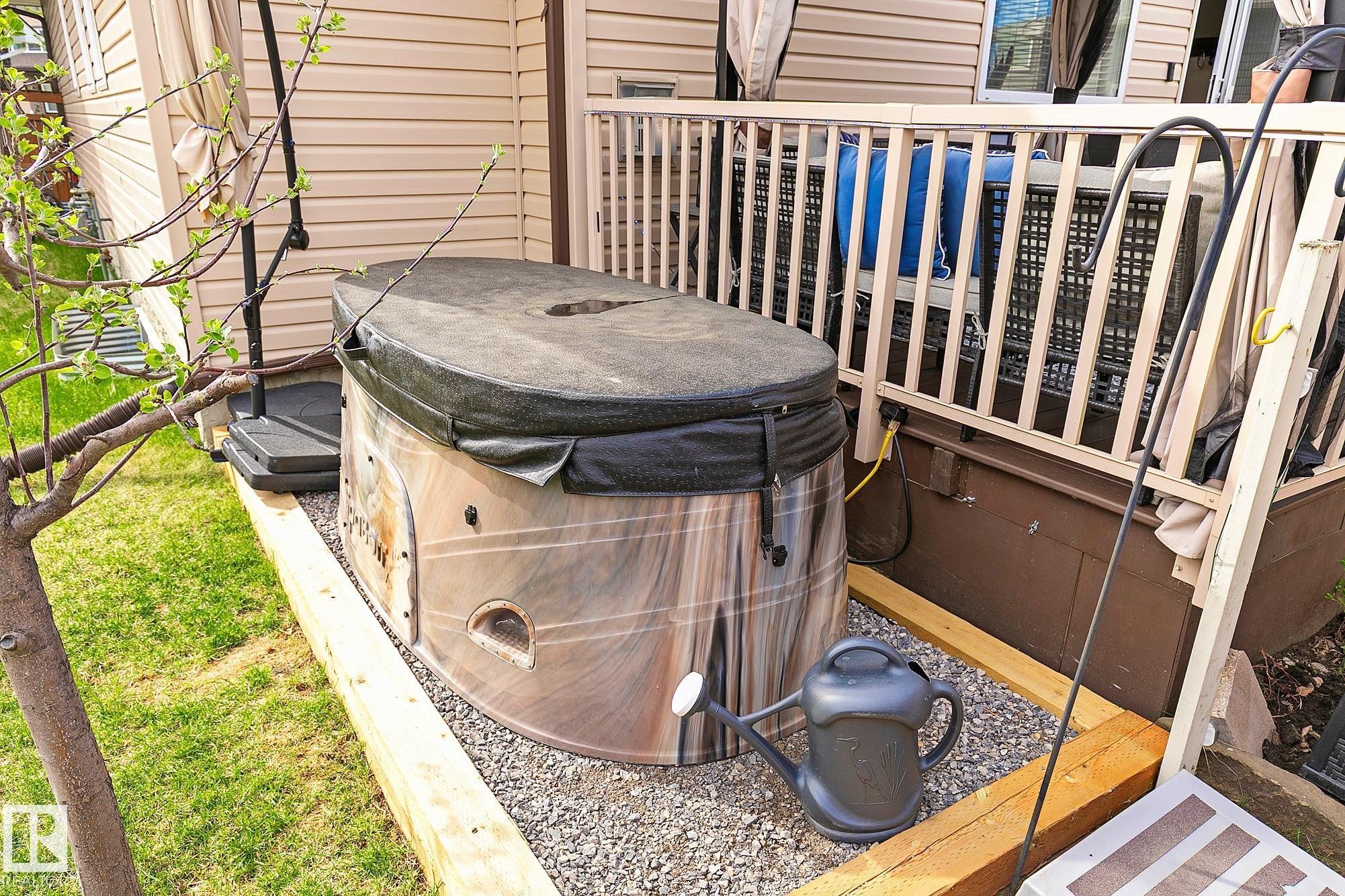 98 Hewitt Circle, Spruce Grove, AB - Outdoor With Exterior