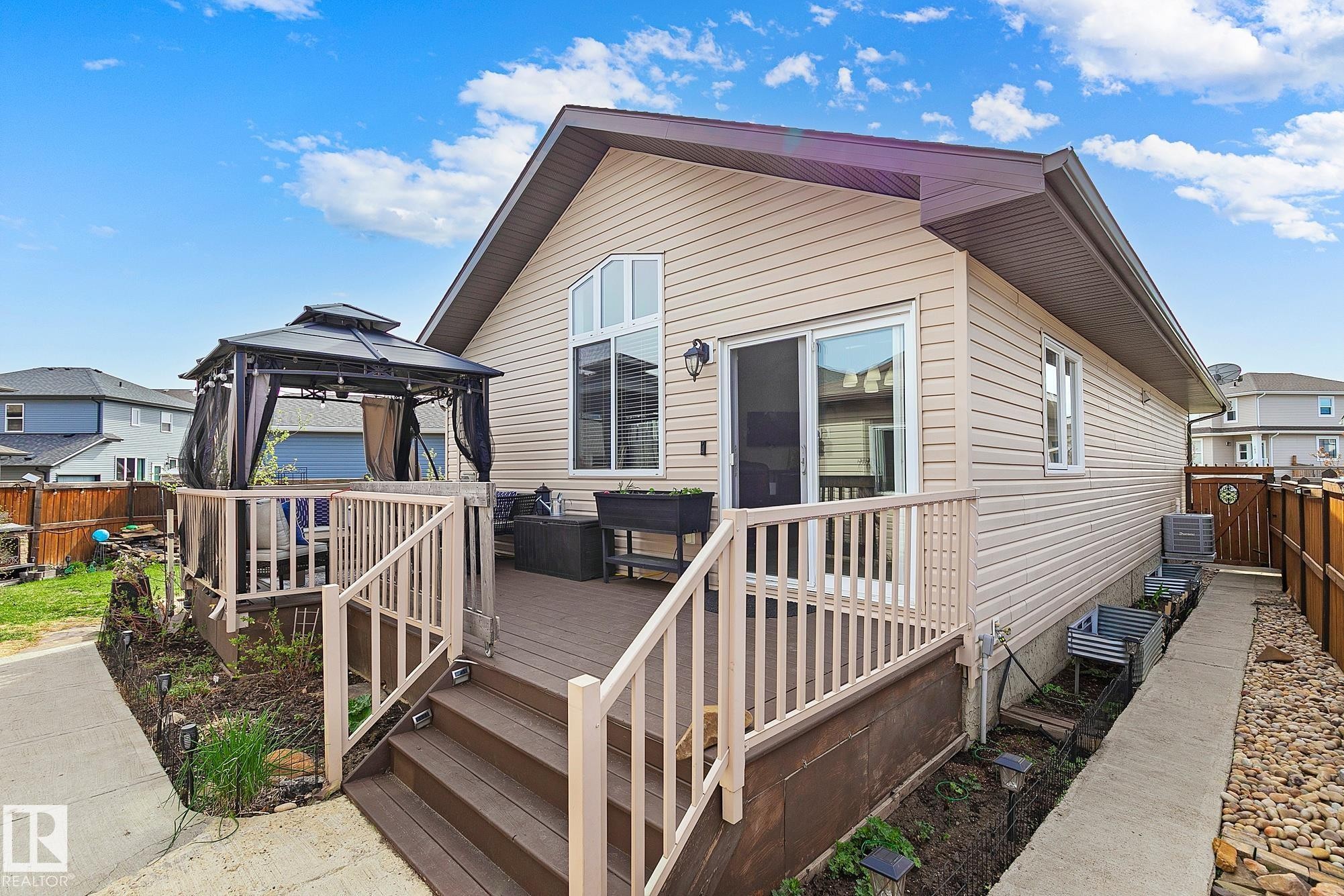 98 Hewitt Circle, Spruce Grove, AB - Outdoor With Deck Patio Veranda With Exterior