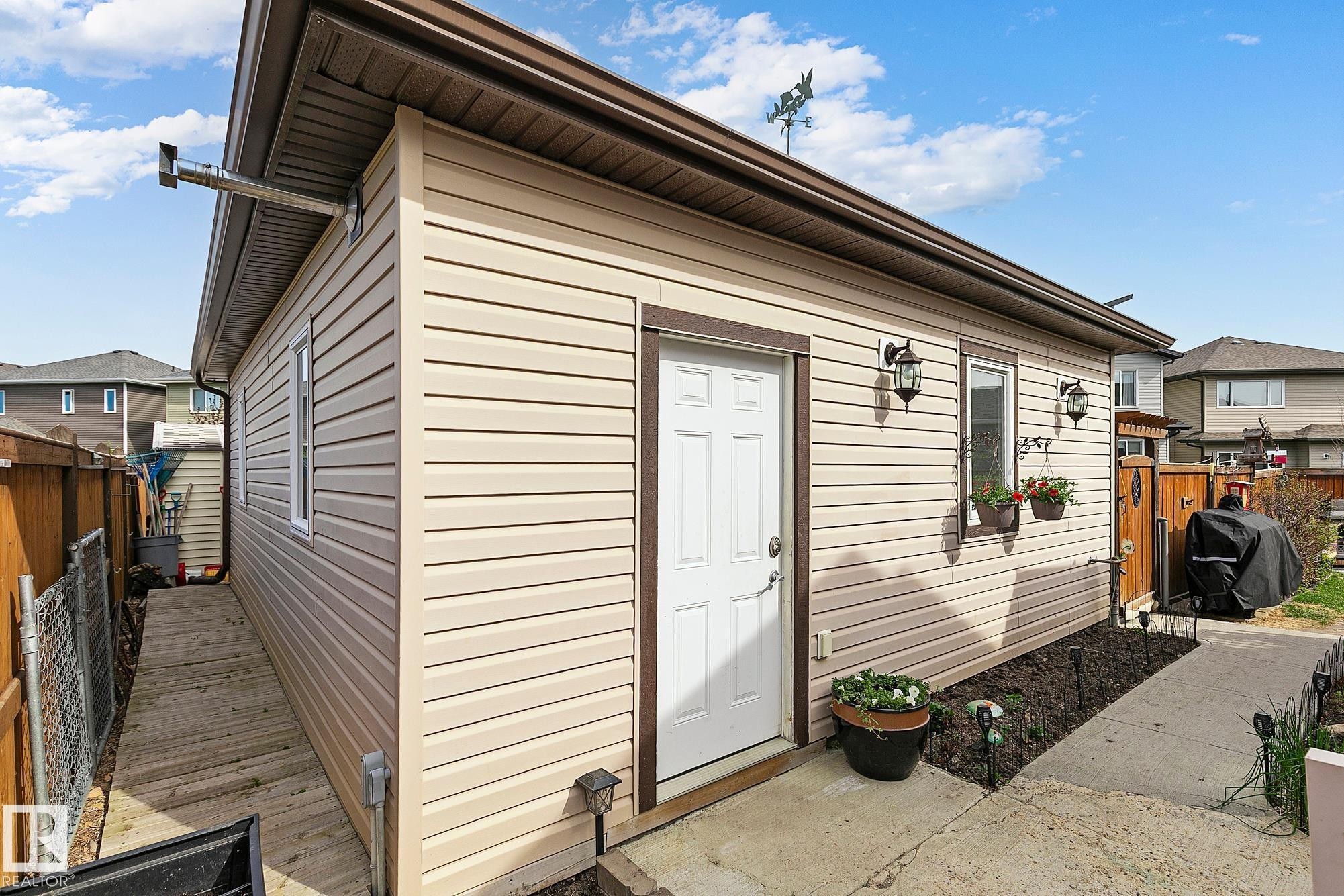 98 Hewitt Circle, Spruce Grove, AB - Outdoor With Exterior