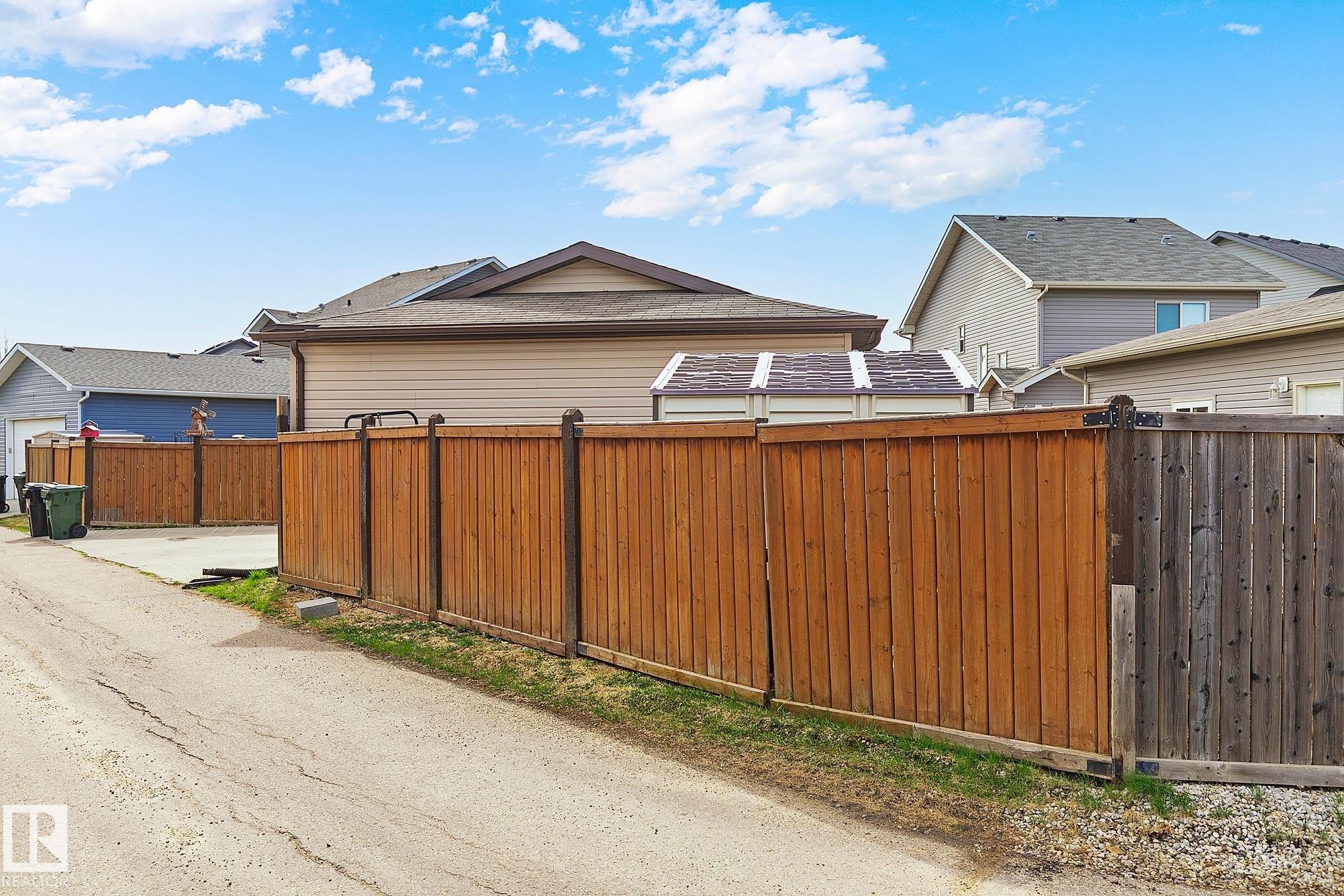 98 Hewitt Circle, Spruce Grove, AB - Outdoor