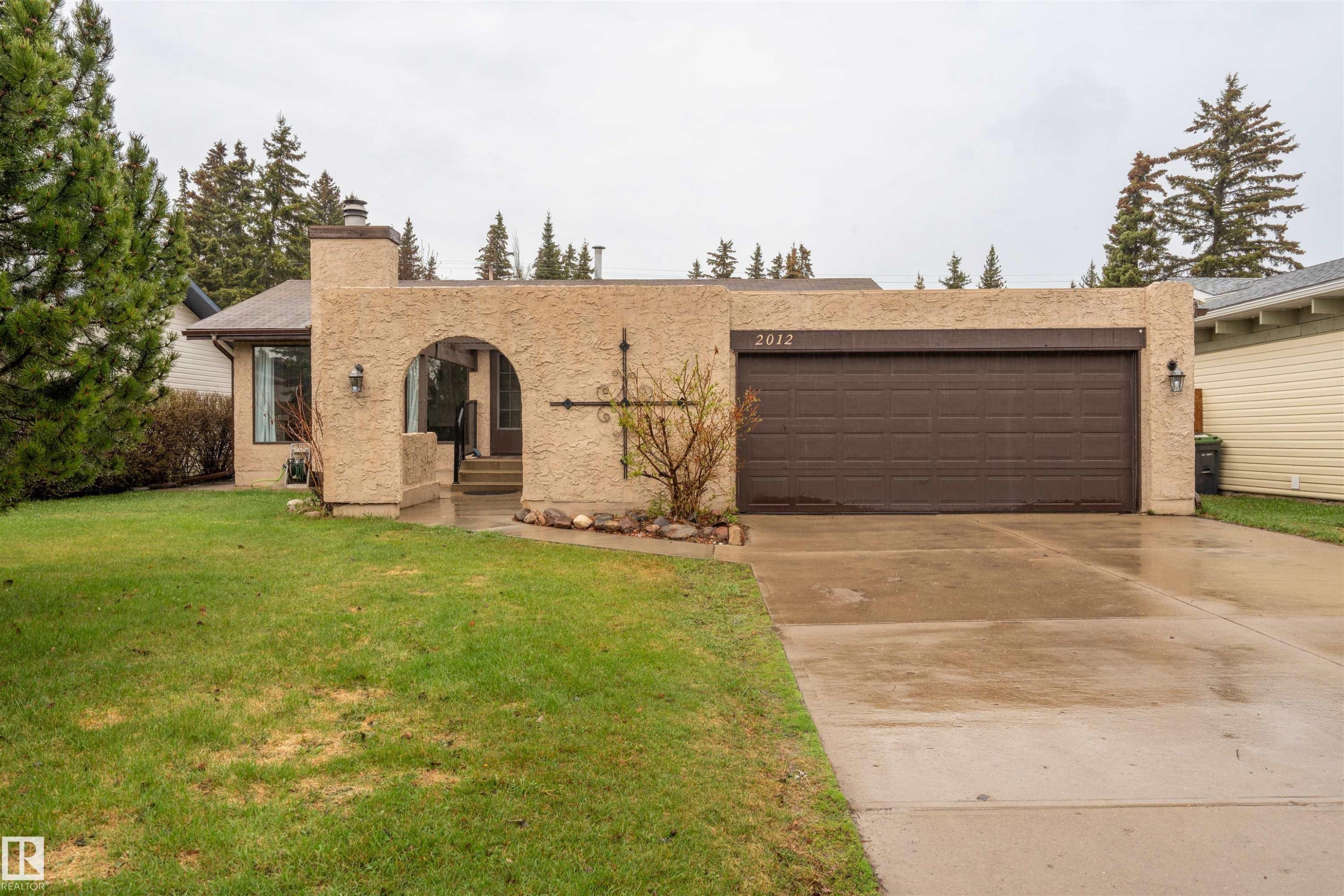 2012 2 Avenue, Cold Lake, AB - Outdoor