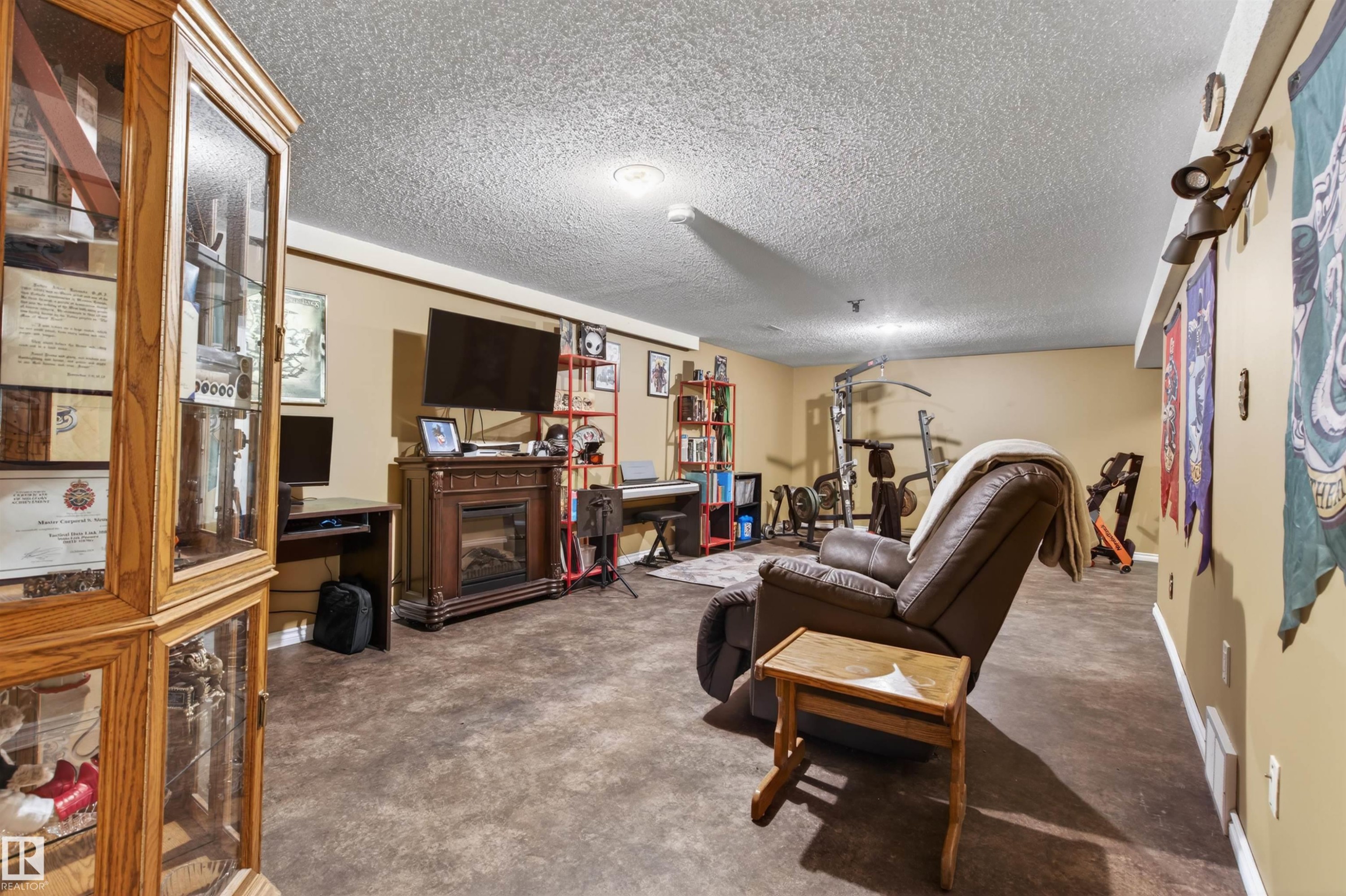 2012 2 Avenue, Cold Lake, AB - Indoor