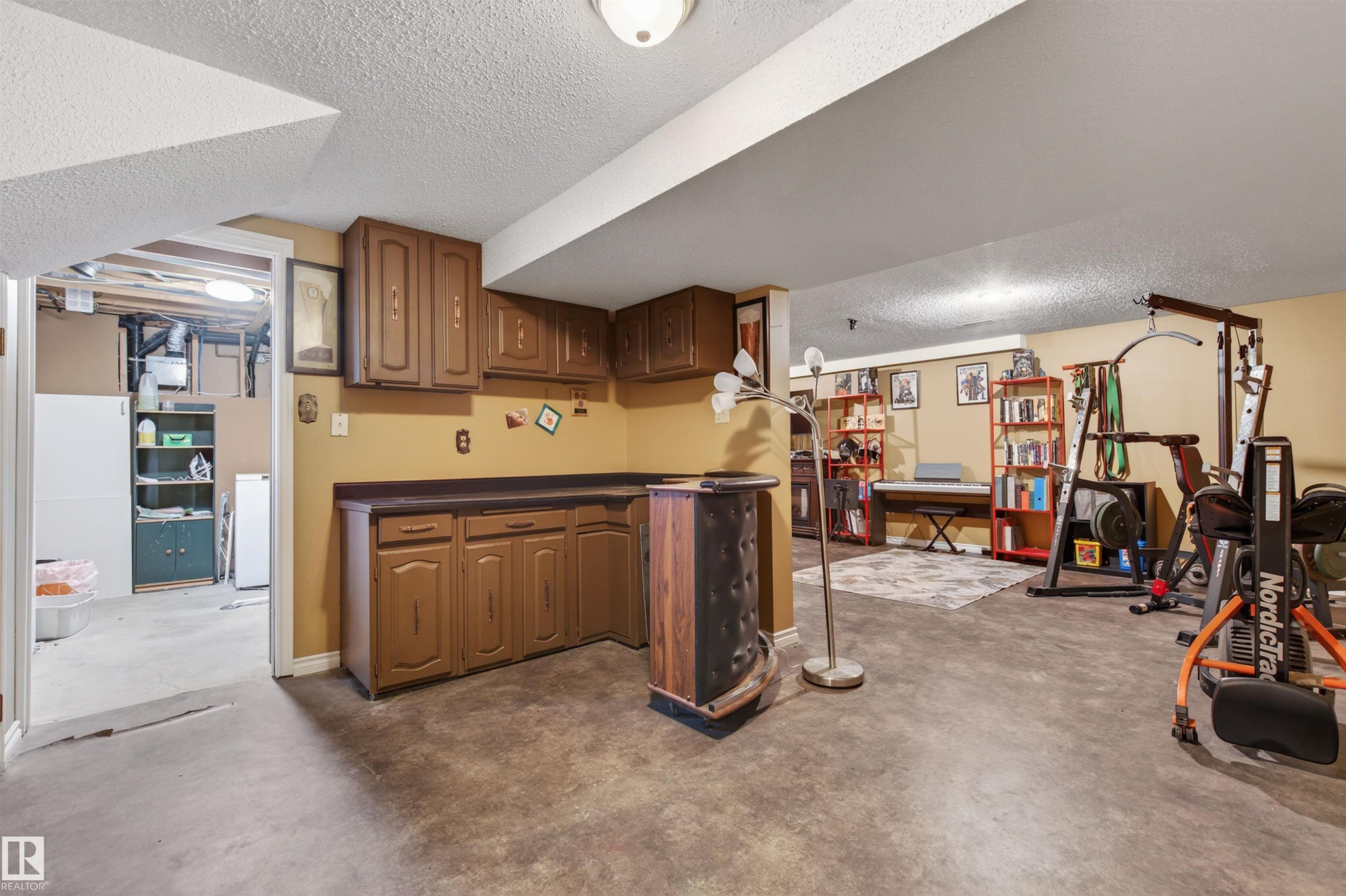 2012 2 Avenue, Cold Lake, AB - Indoor