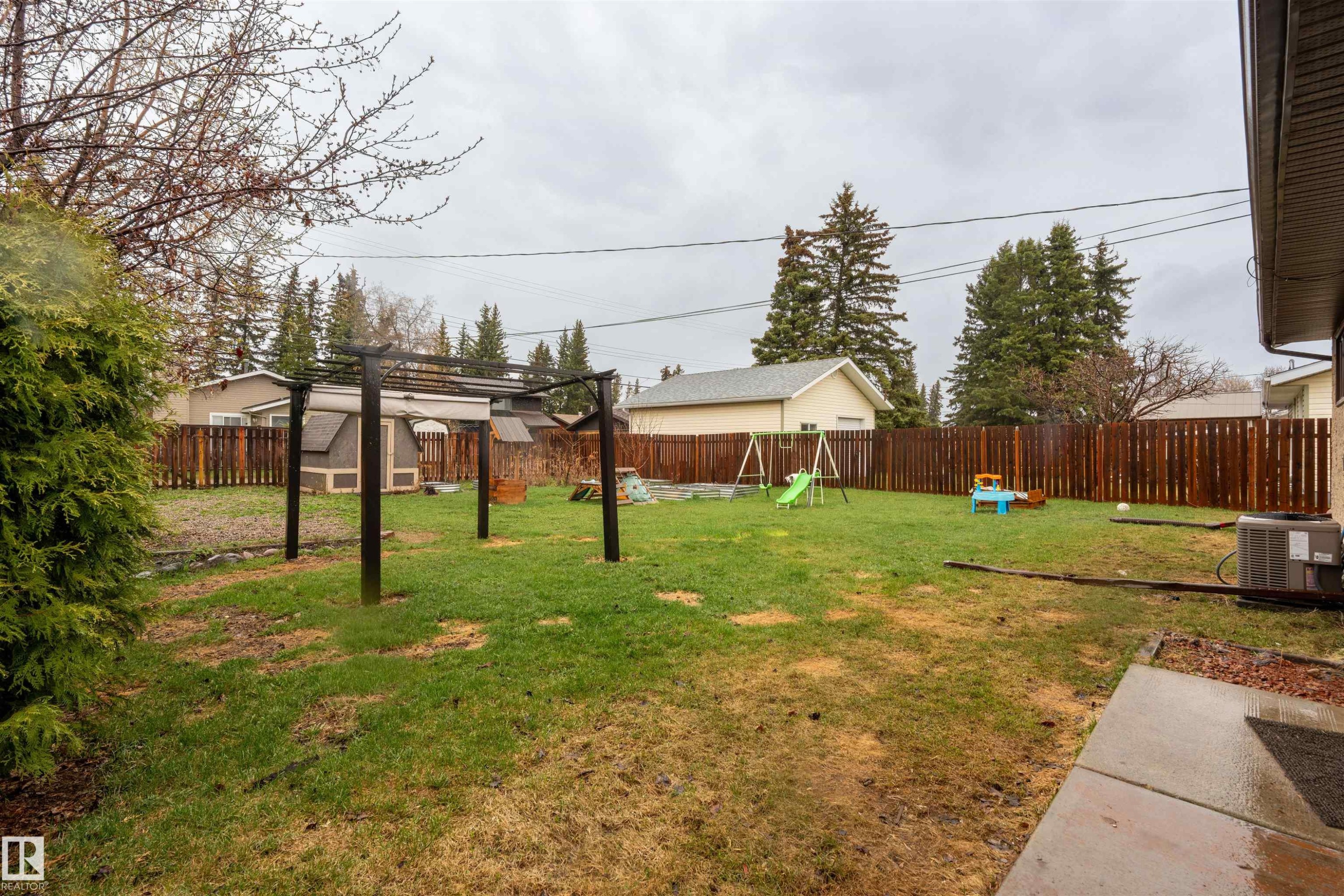 2012 2 Avenue, Cold Lake, AB - Outdoor