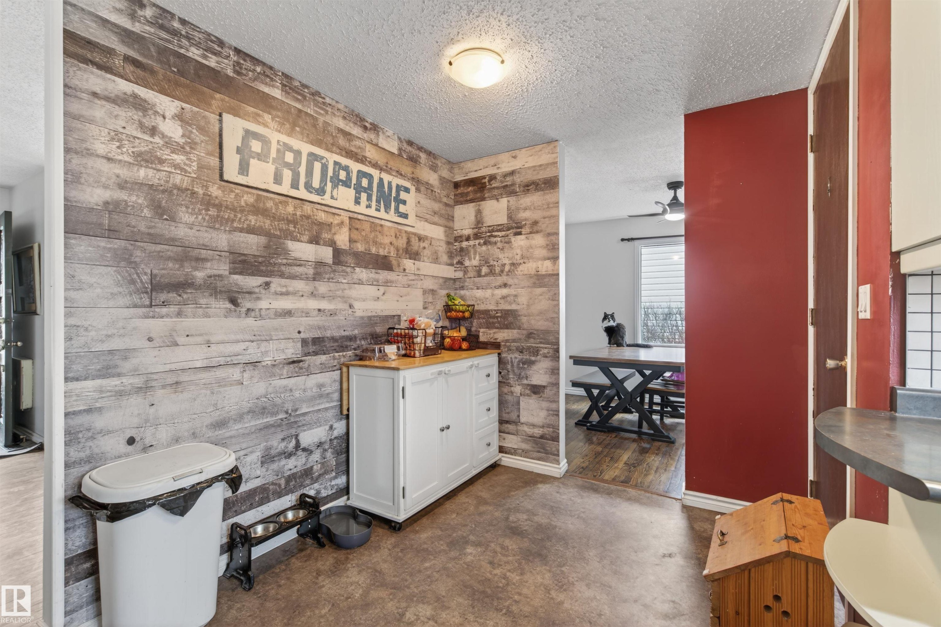 2012 2 Avenue, Cold Lake, AB - Indoor Photo Showing Other Room