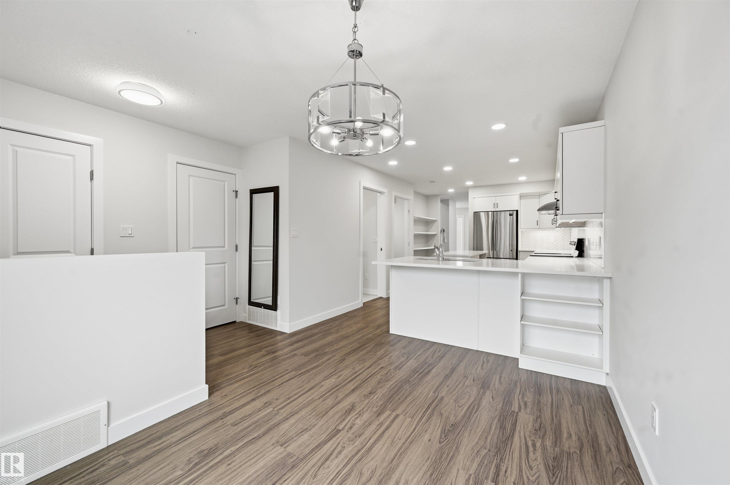11146 78 Avenue Nw, Edmonton, AB - Indoor Photo Showing Kitchen