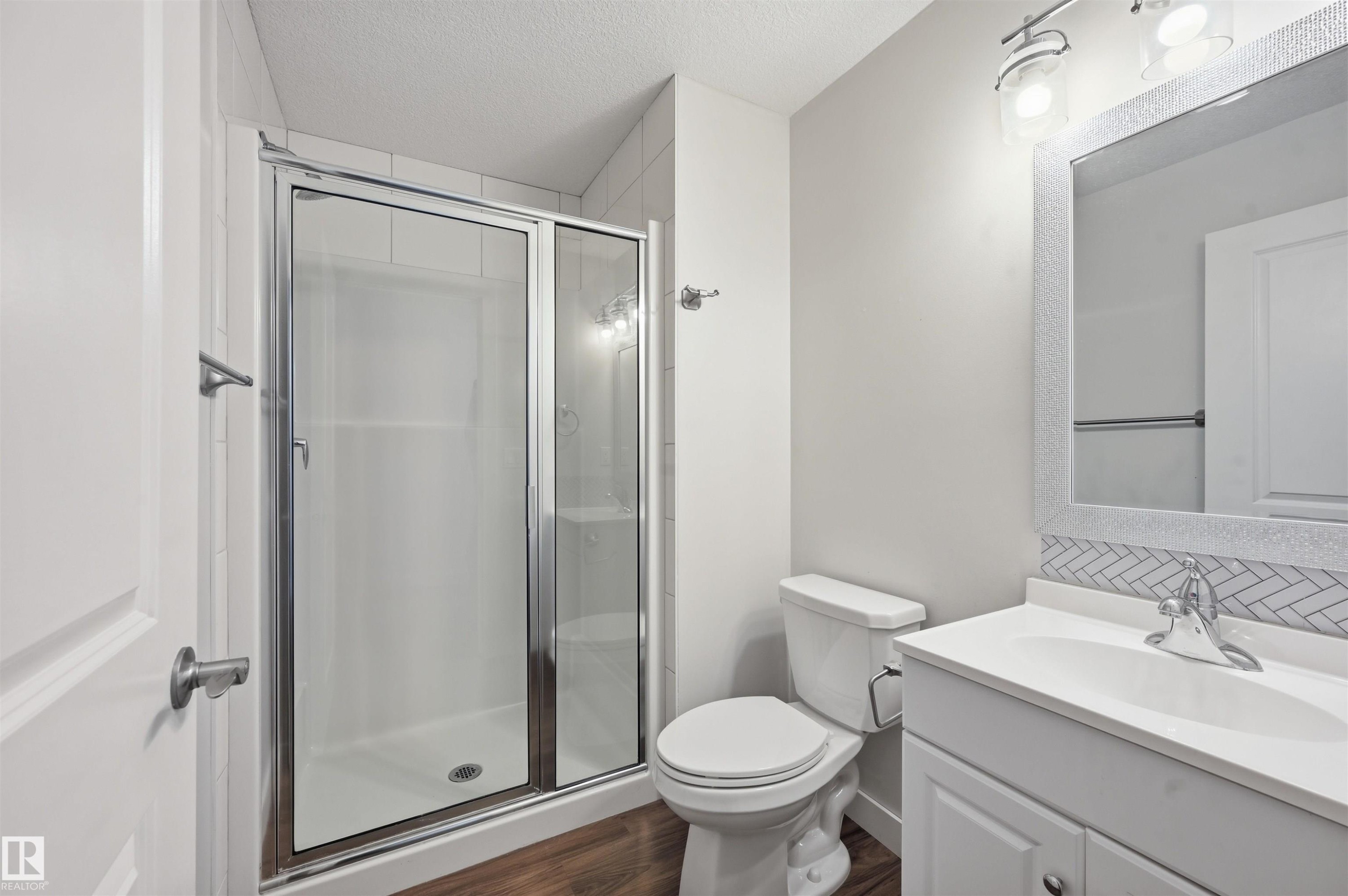 11146 78 Avenue Nw, Edmonton, AB - Indoor Photo Showing Bathroom