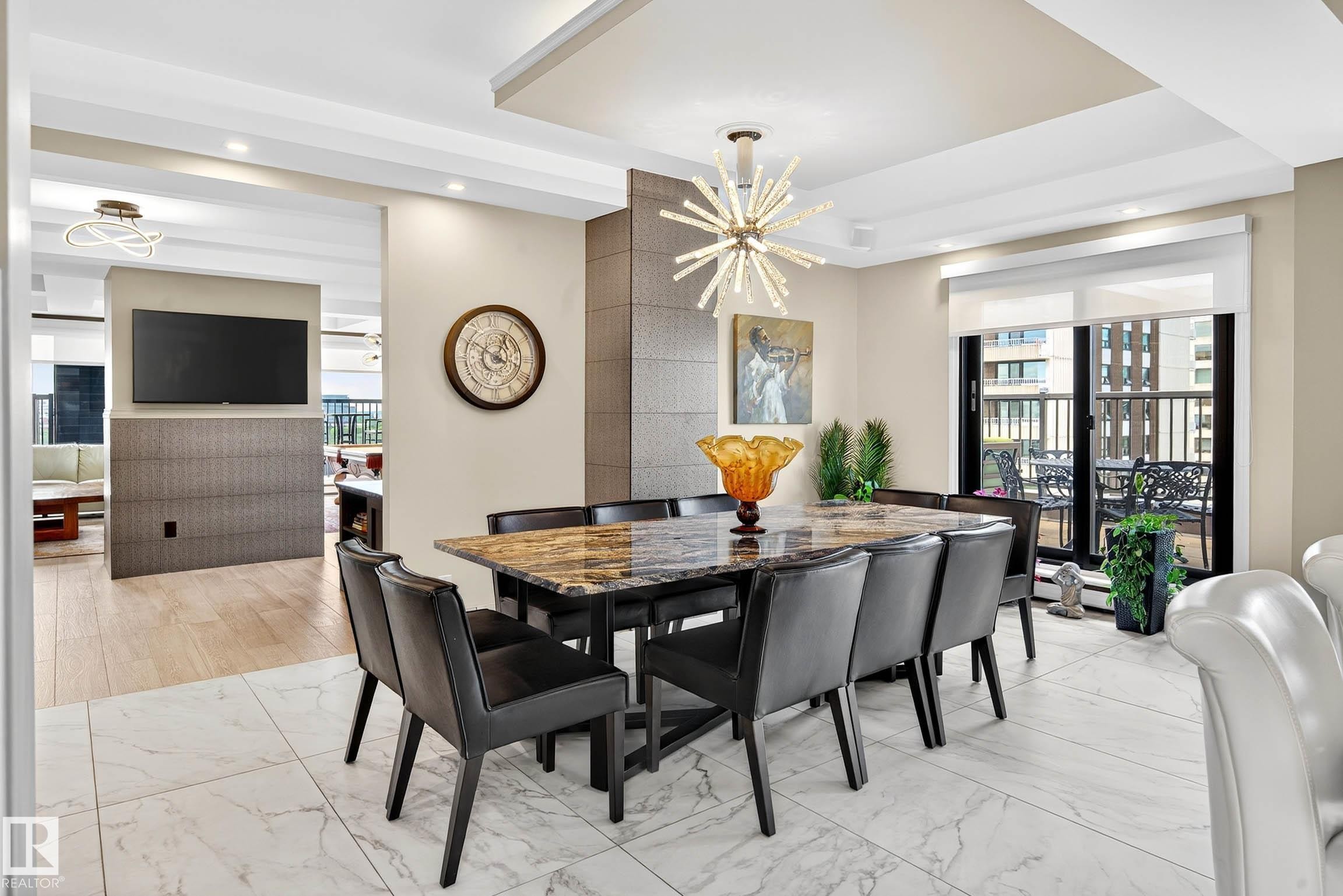 #1601 10045 118 St Nw, Edmonton, AB - Indoor Photo Showing Dining Room