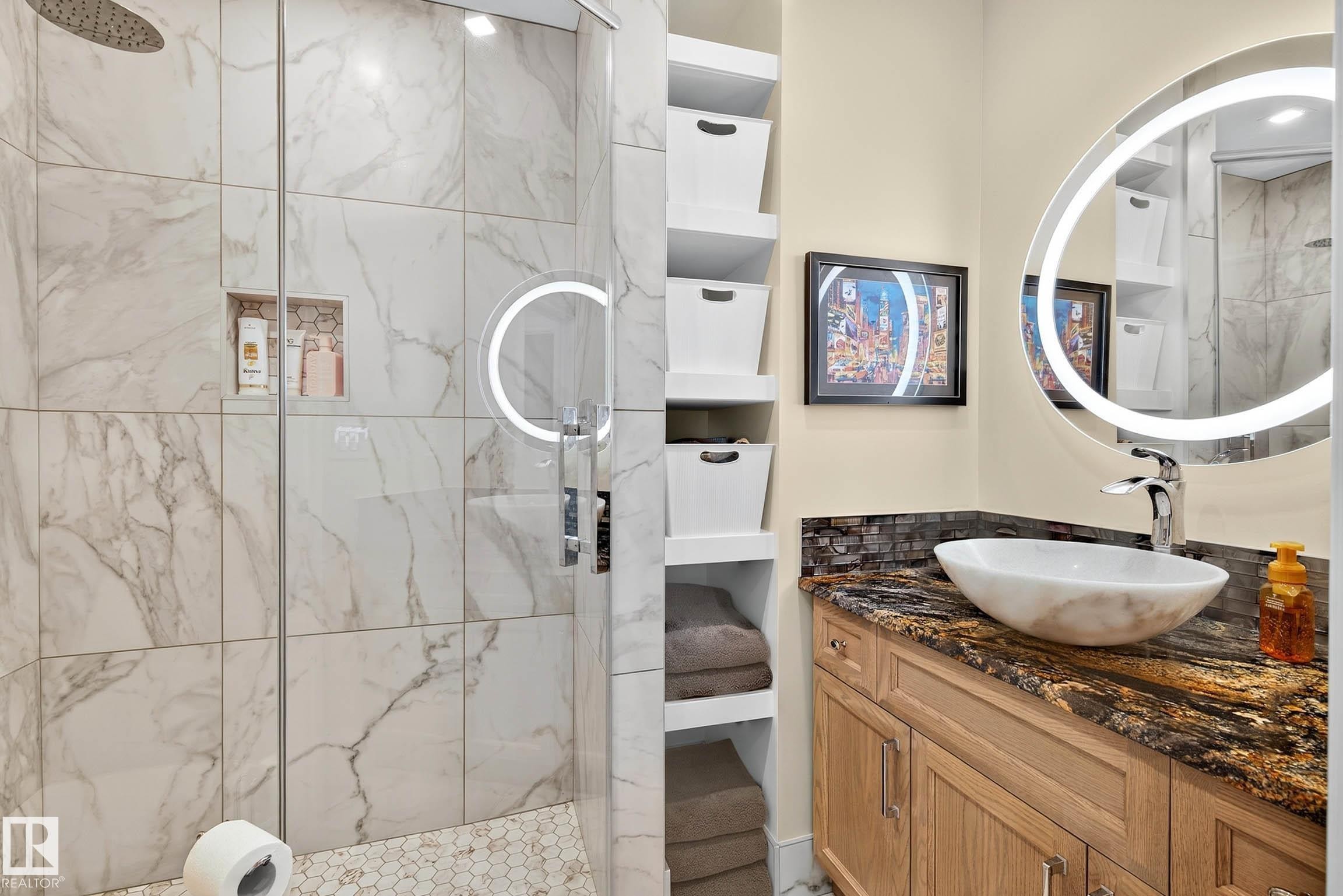 #1601 10045 118 St Nw, Edmonton, AB - Indoor Photo Showing Bathroom