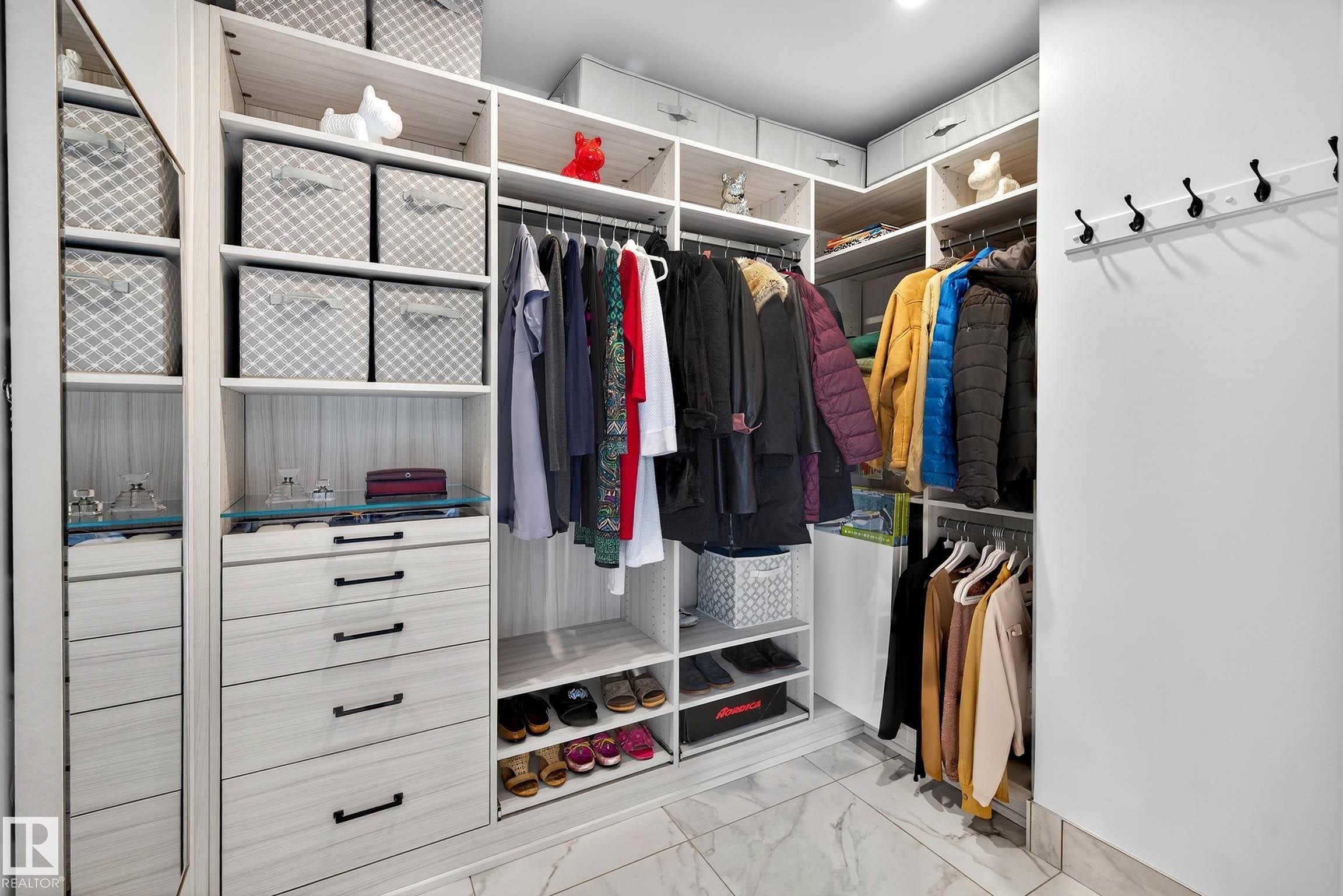 #1601 10045 118 St Nw, Edmonton, AB - Indoor With Storage