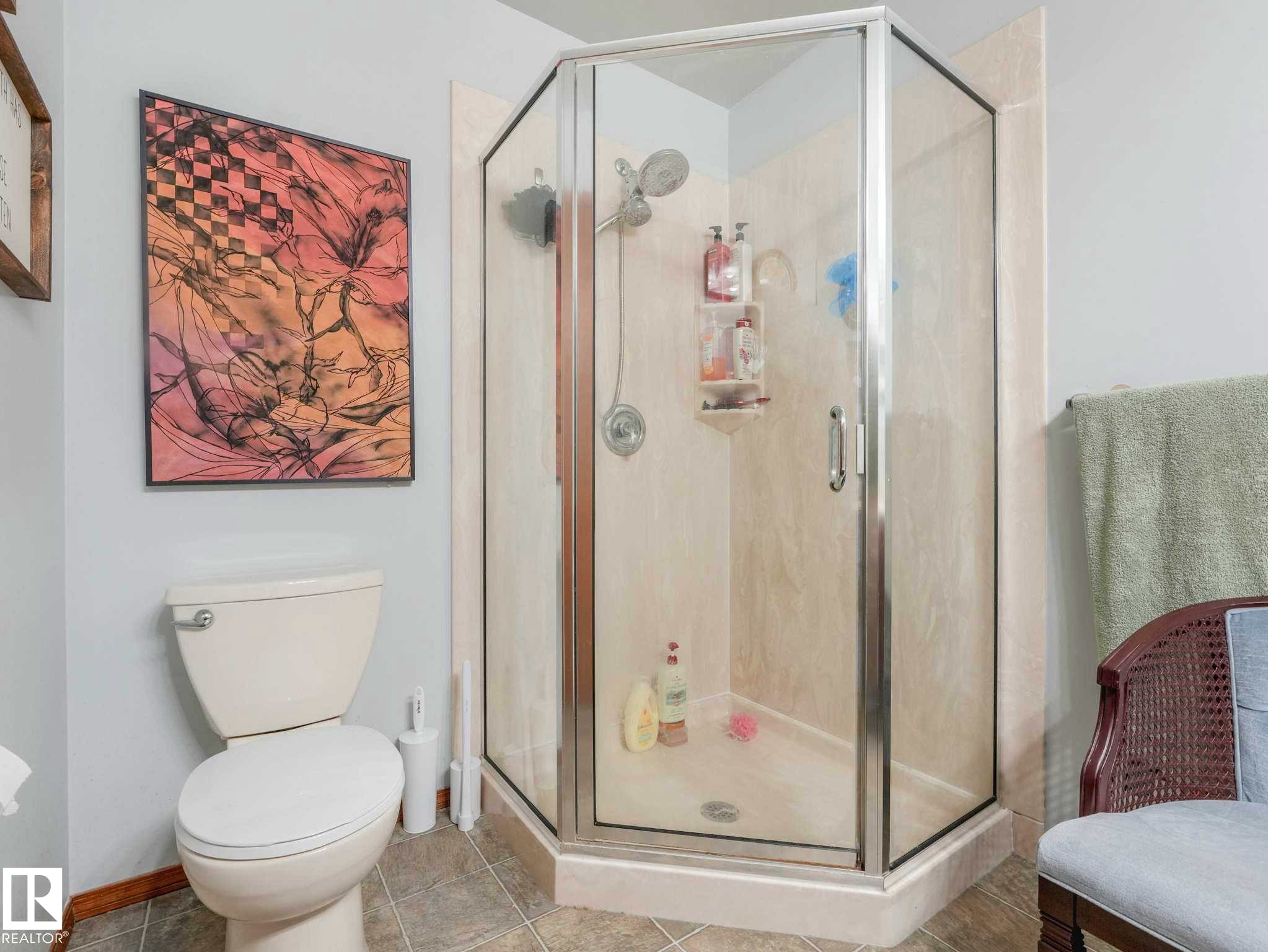 7 Haven, Devon, AB - Indoor Photo Showing Bathroom