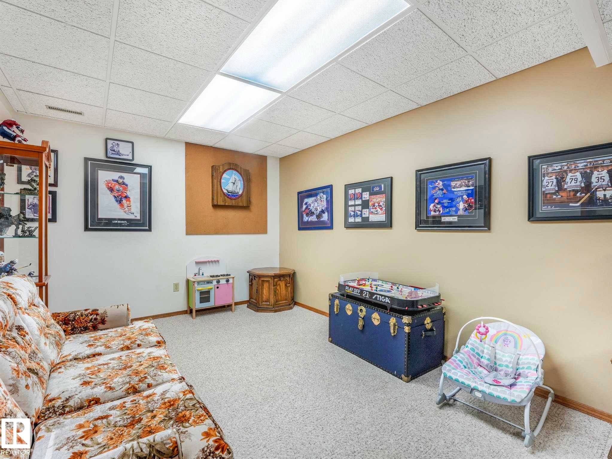 7 Haven, Devon, AB - Indoor