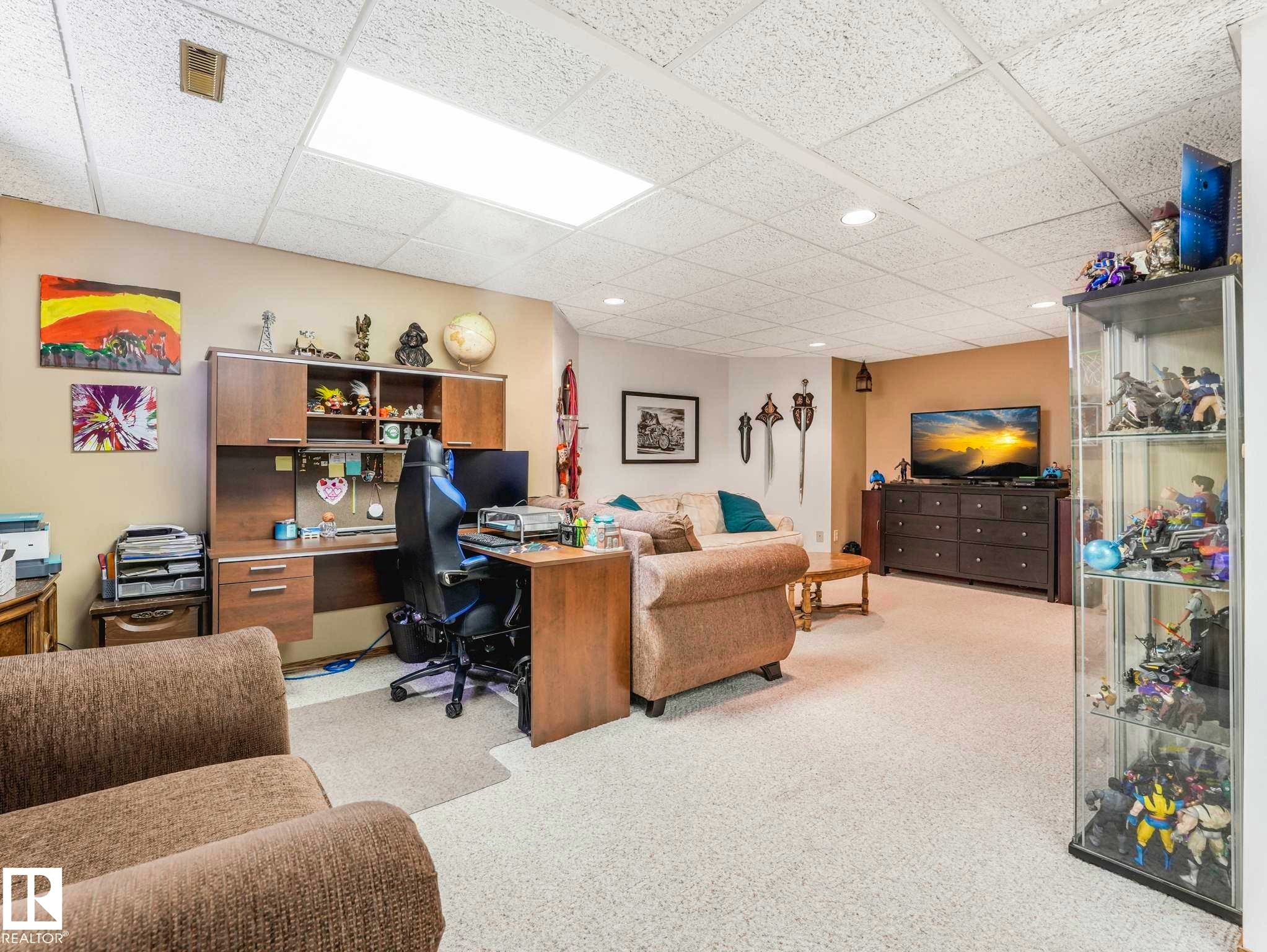 7 Haven, Devon, AB - Indoor