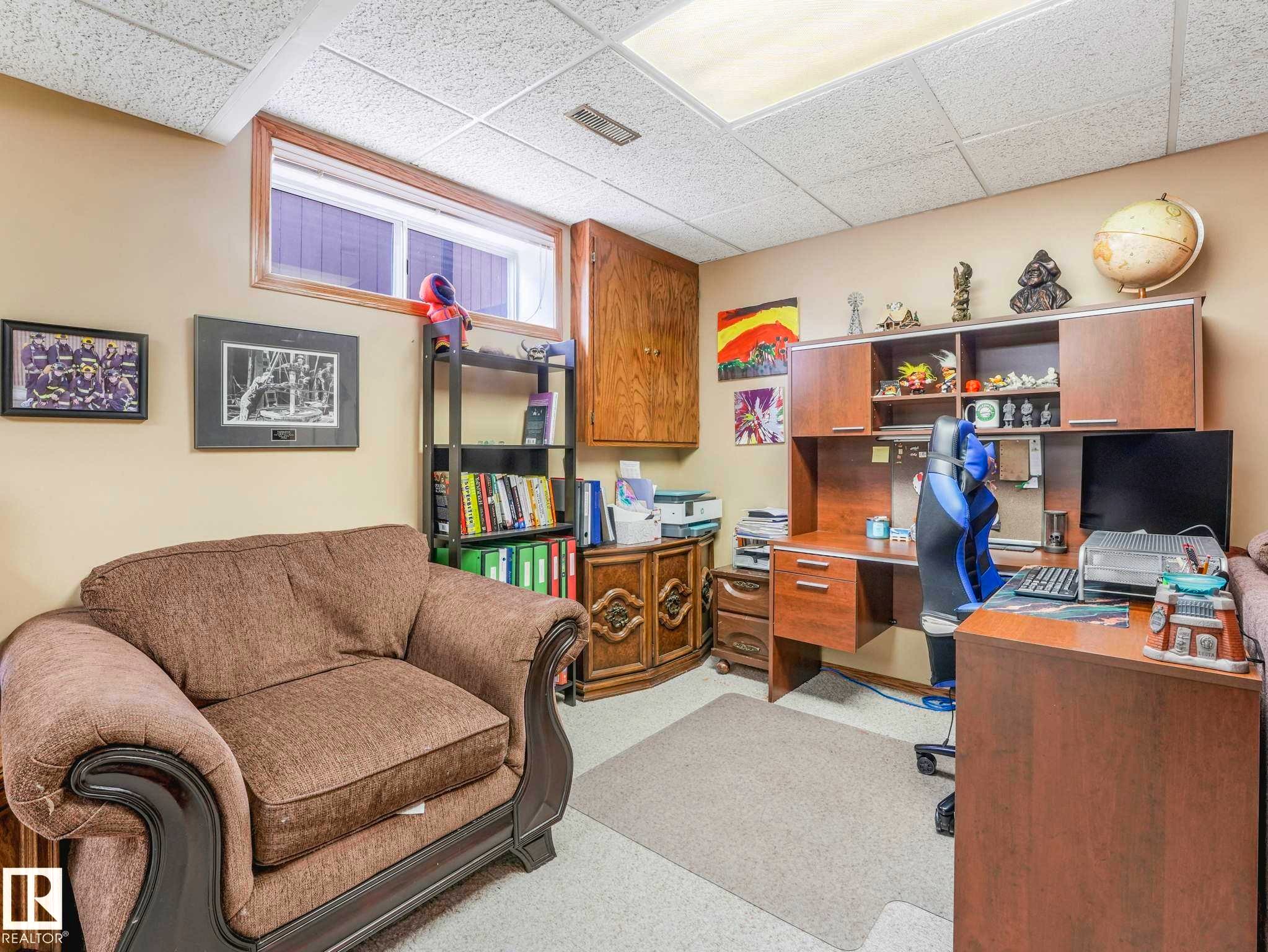 7 Haven, Devon, AB - Indoor