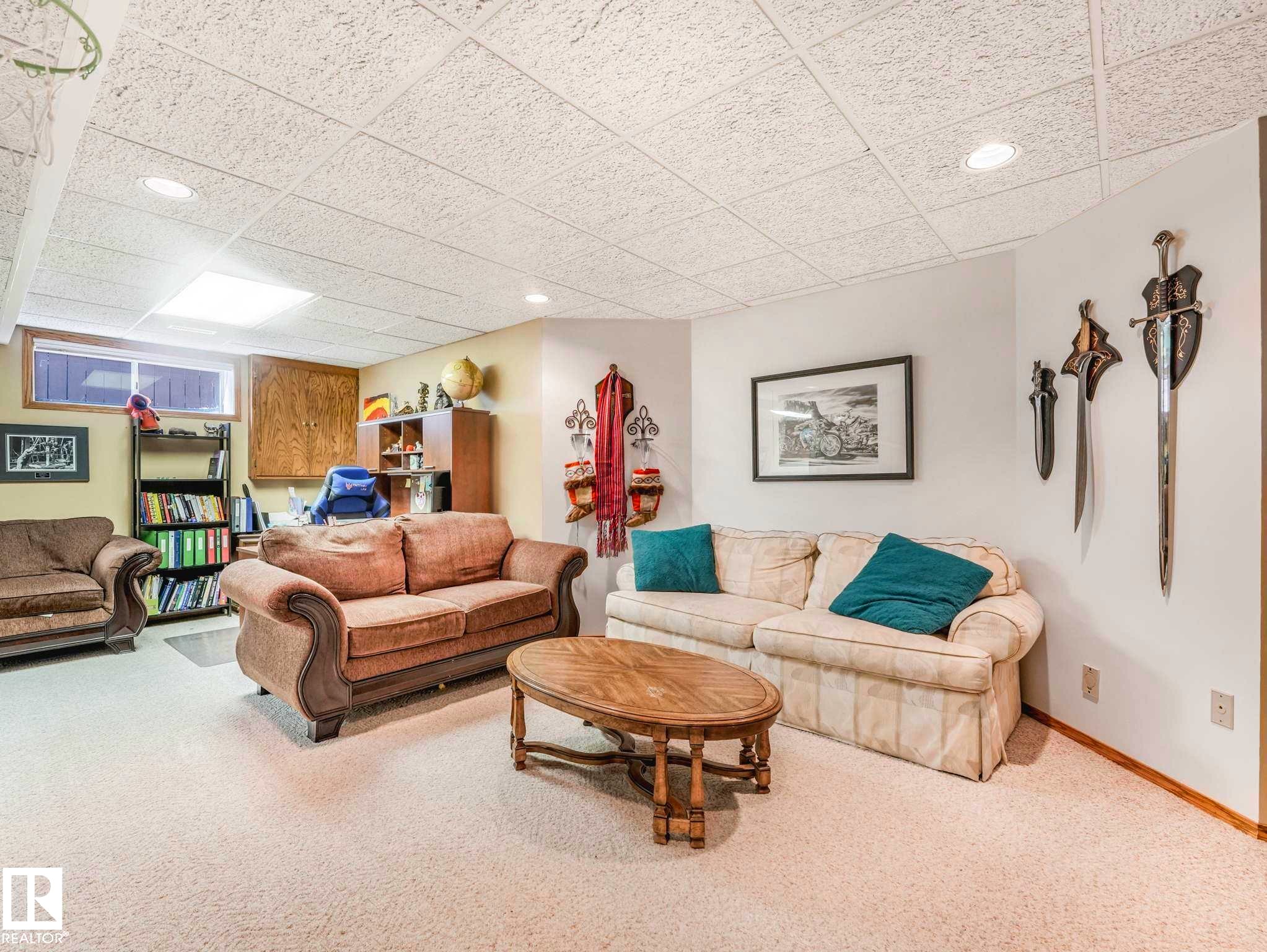 7 Haven, Devon, AB - Indoor