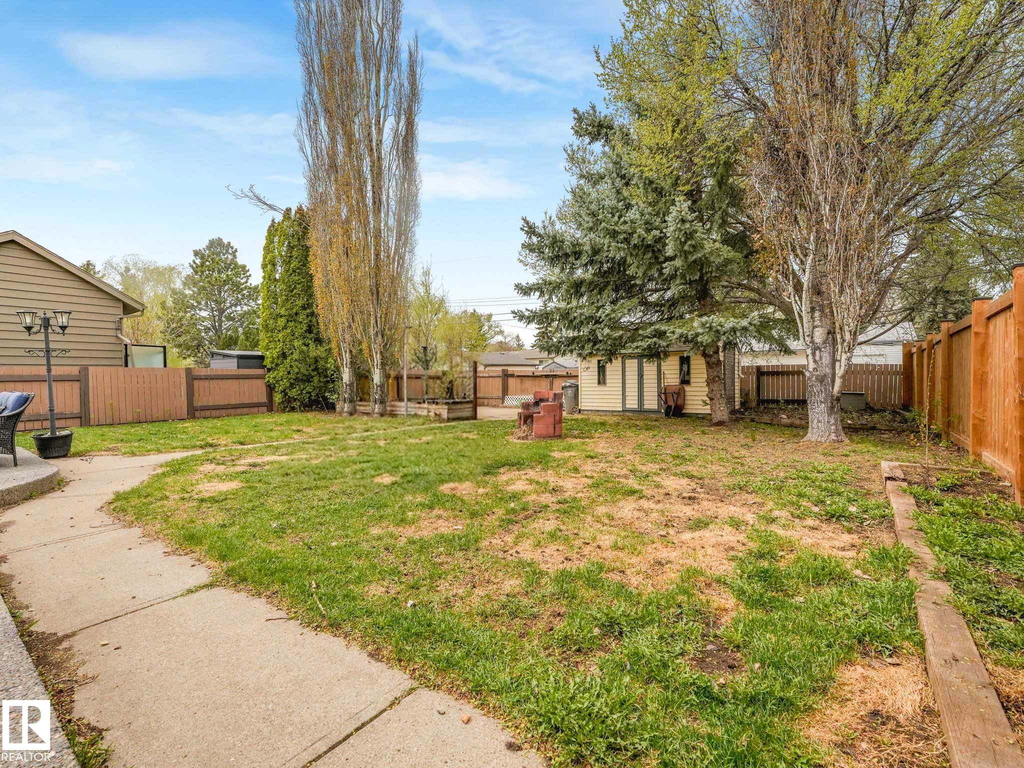 7 Haven, Devon, AB - Outdoor