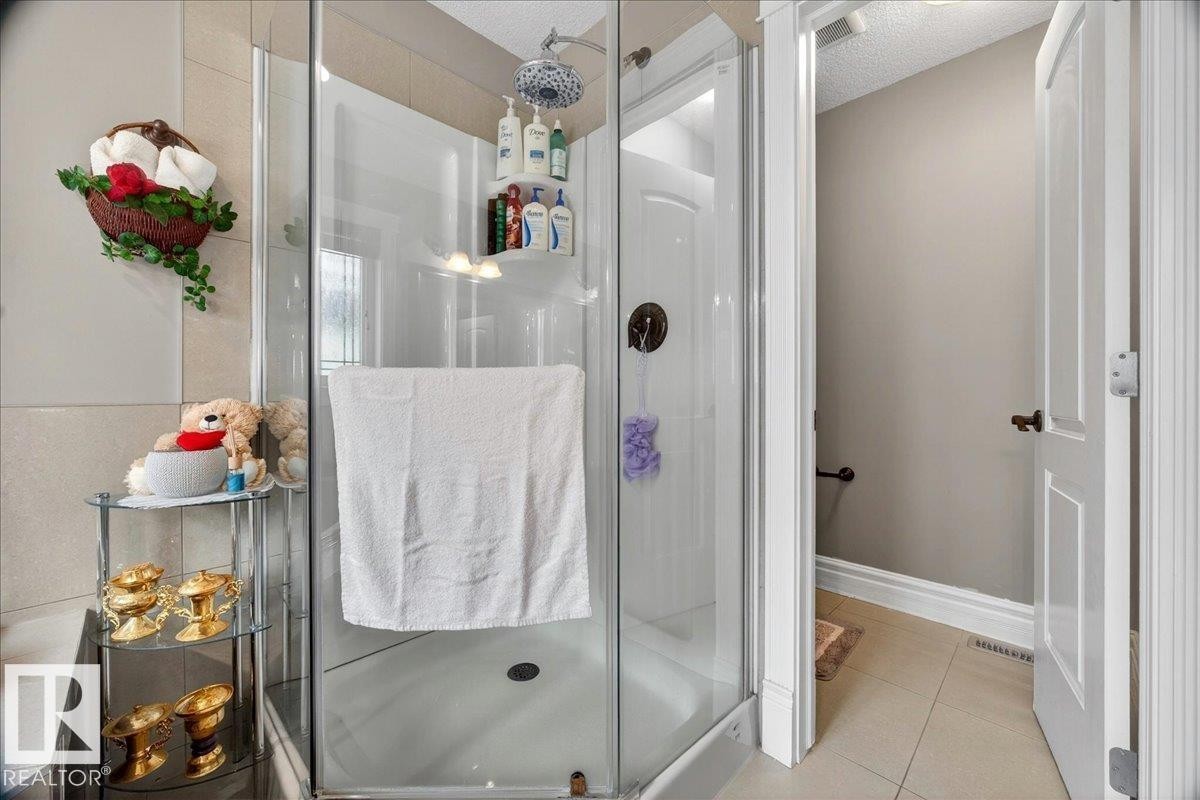 17419 110 Street, Edmonton, AB - Indoor Photo Showing Bathroom