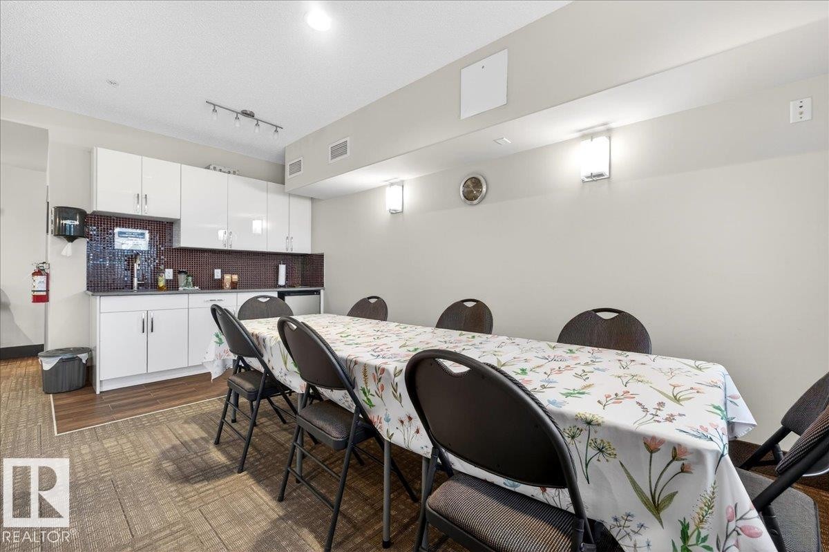 205 507 Albany Way, Edmonton, AB - Indoor Photo Showing Dining Room