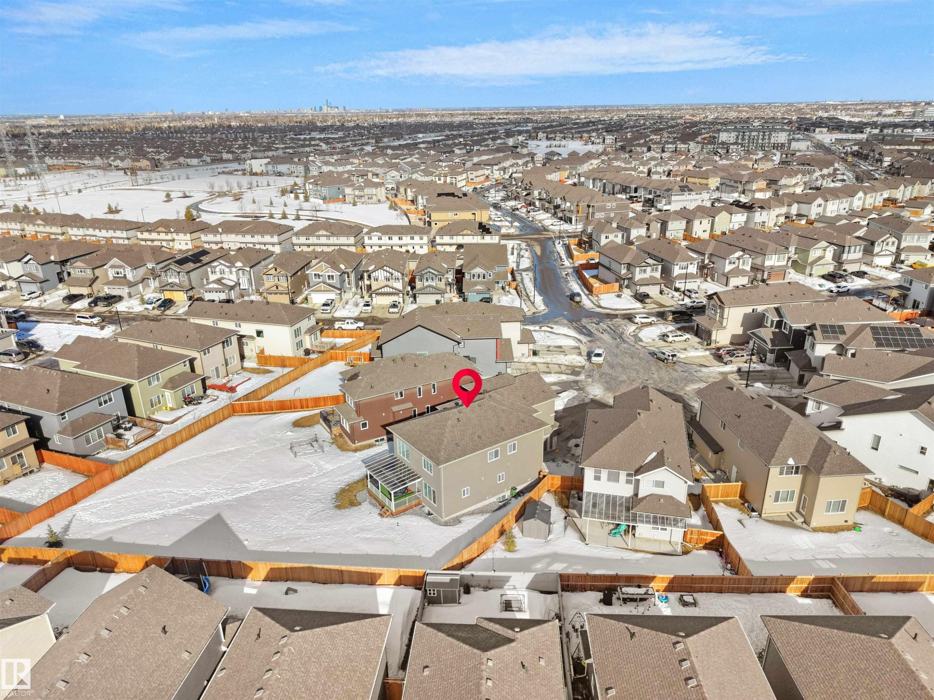 Image quality insufficient for description - 1208 25 St Nw, Edmonton, AB - Outdoor With View
