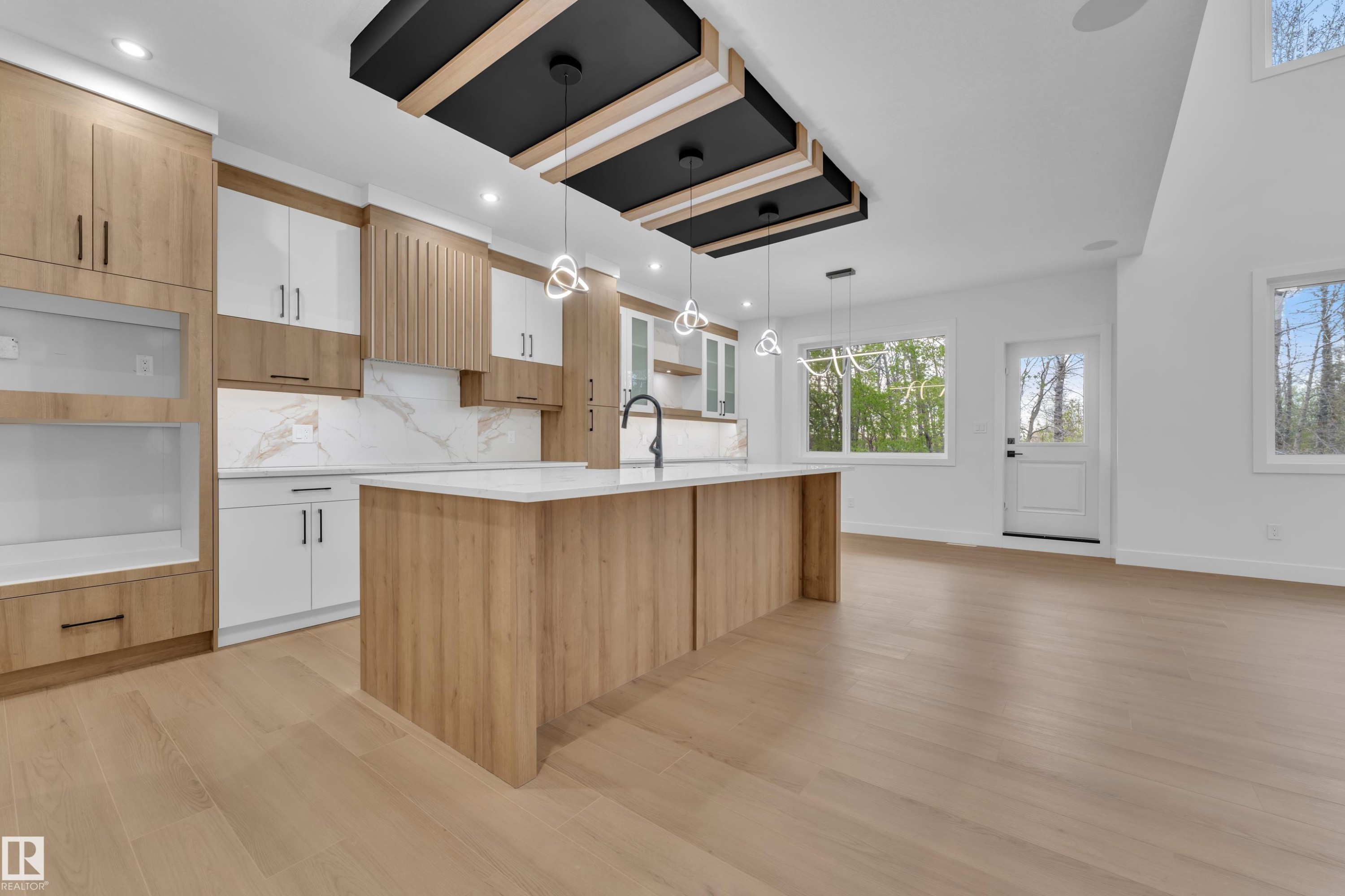 638 Astoria Way, Devon, AB - Indoor Photo Showing Kitchen