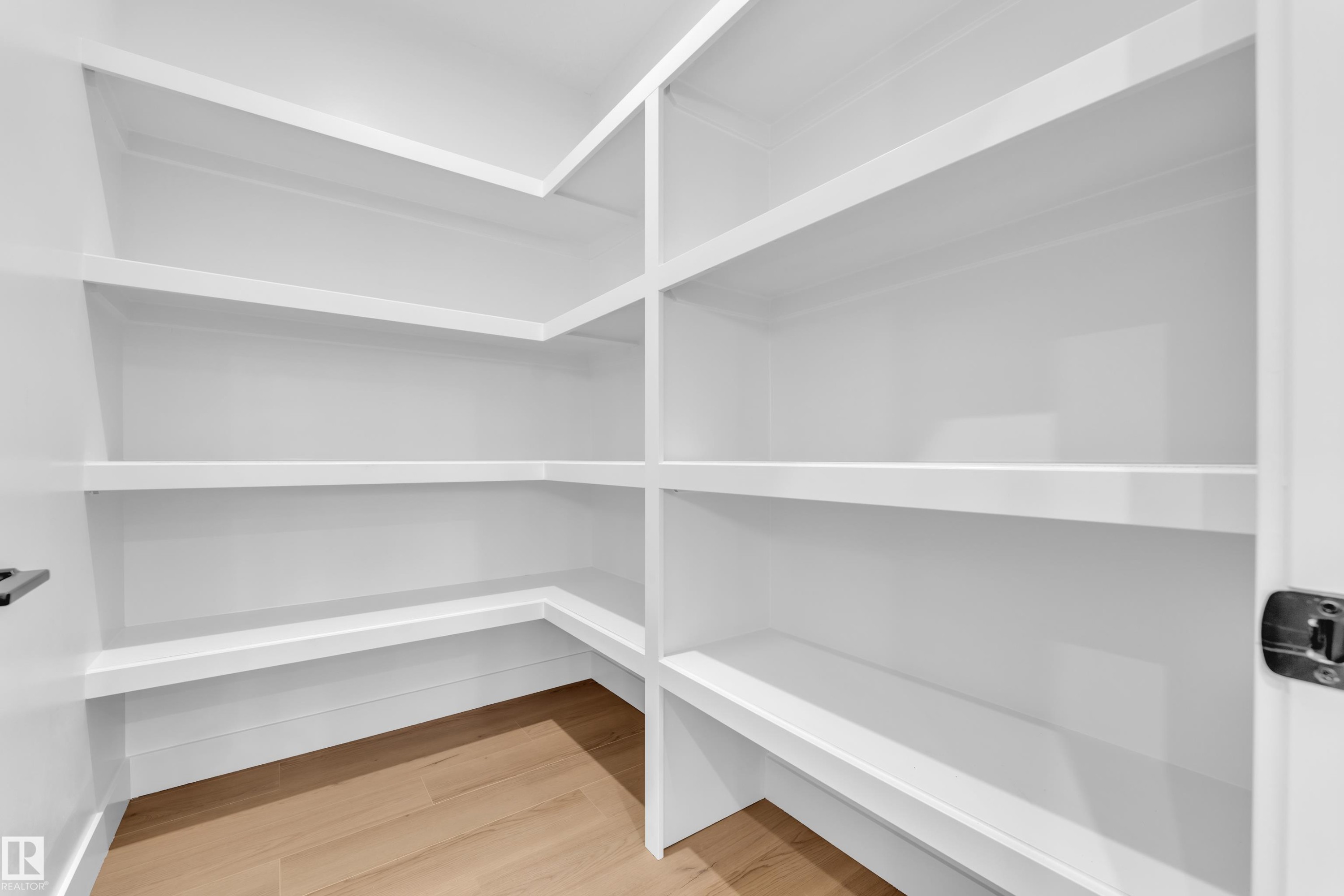 638 Astoria Way, Devon, AB - Indoor With Storage