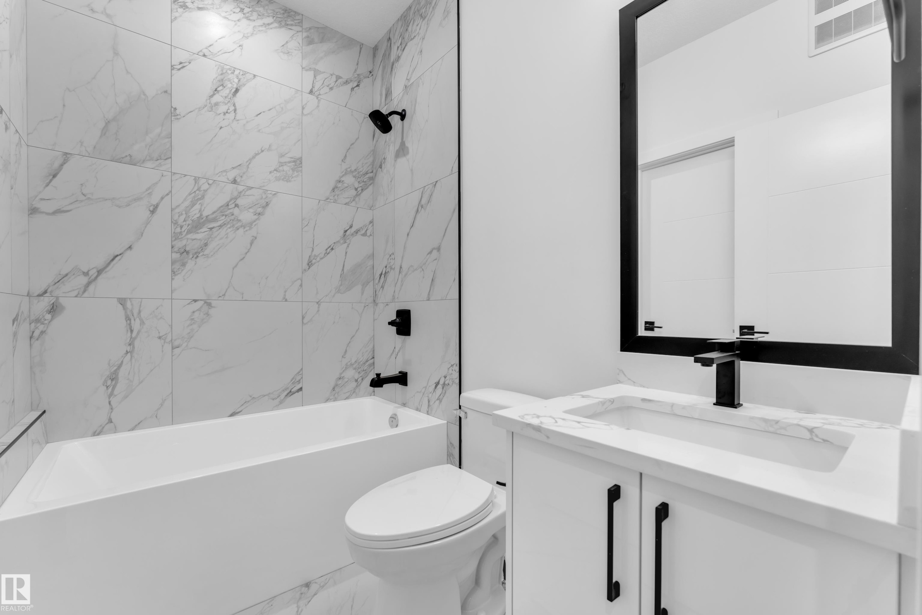 638 Astoria Way, Devon, AB - Indoor Photo Showing Bathroom