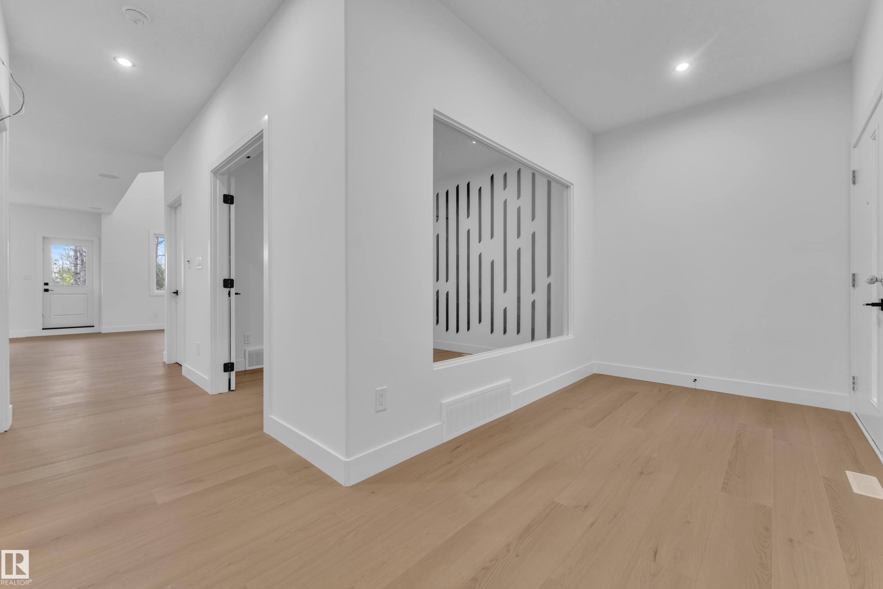 638 Astoria Way, Devon, AB - Indoor Photo Showing Other Room