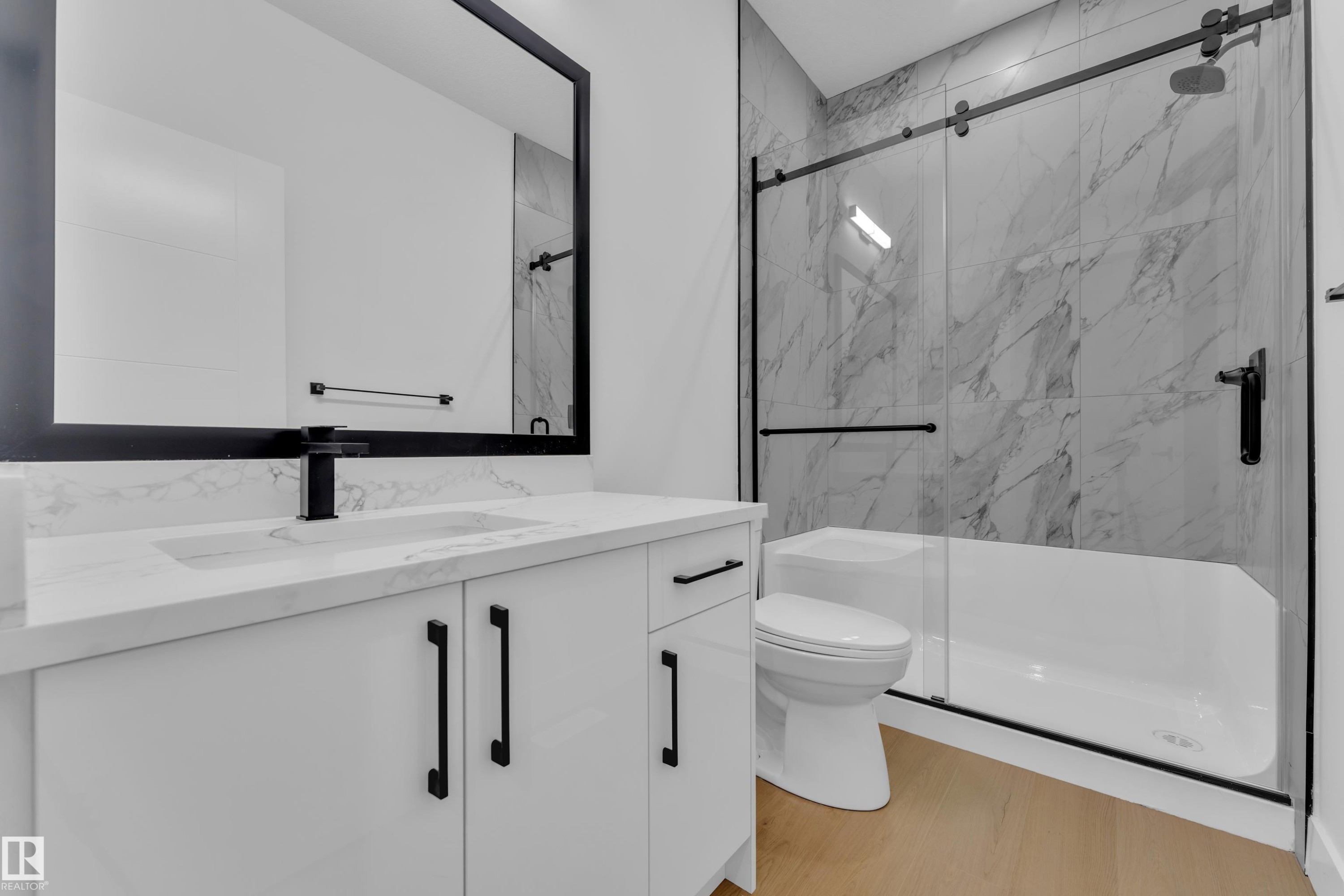638 Astoria Way, Devon, AB - Indoor Photo Showing Bathroom