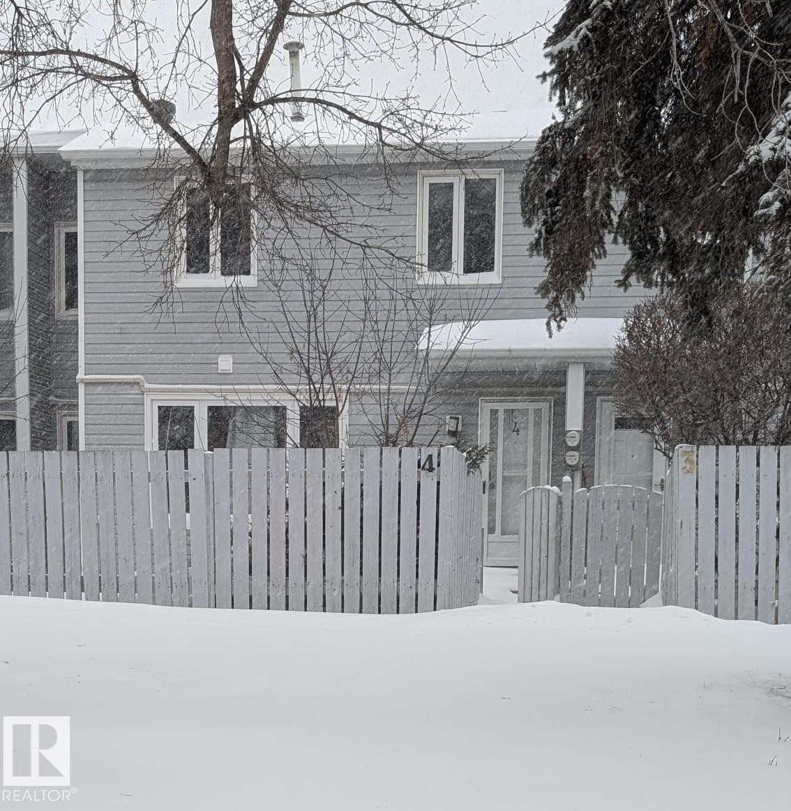 4 Amberly Crest, Edmonton, AB - Outdoor
