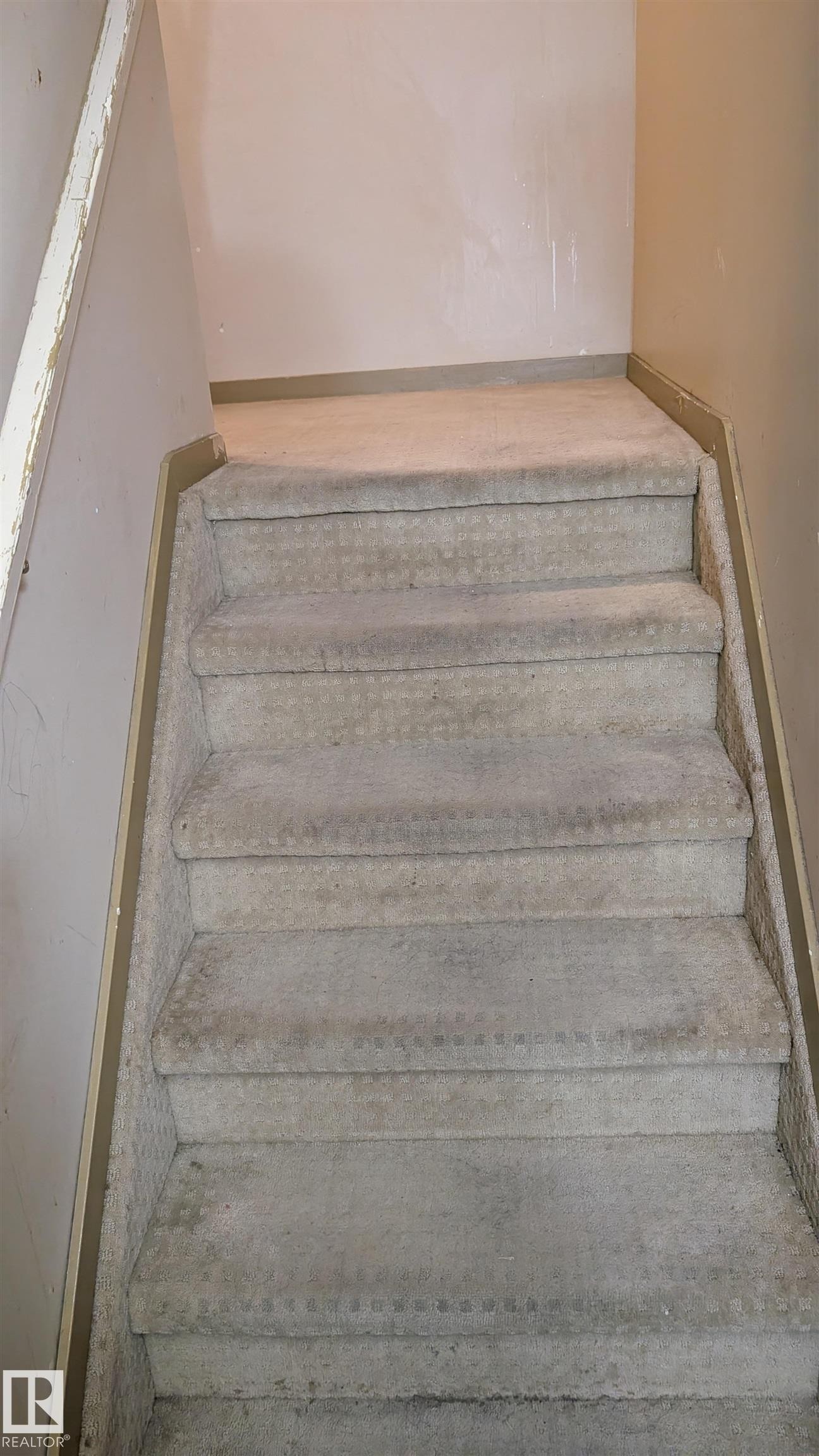 4 Amberly Crest, Edmonton, AB - Indoor Photo Showing Other Room