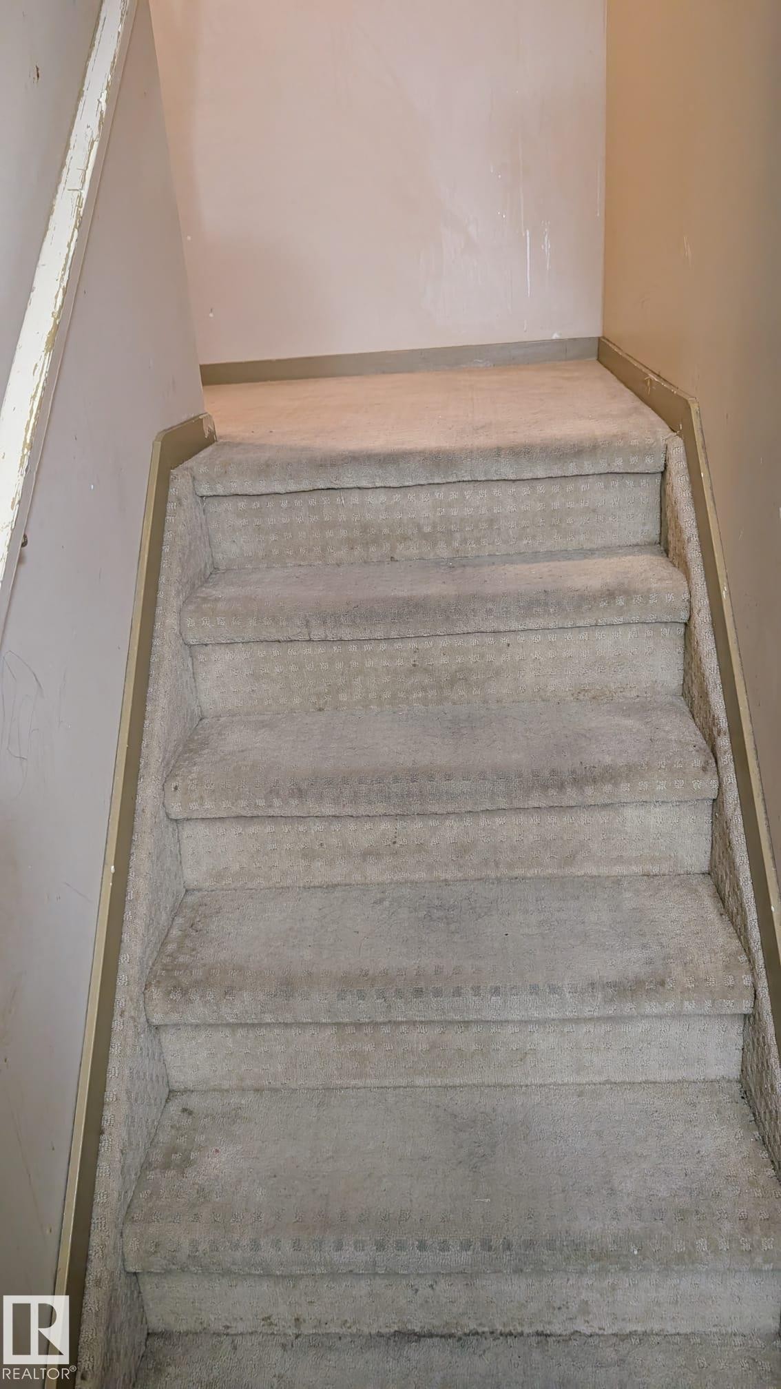 4 Amberly Crest, Edmonton, AB - Indoor Photo Showing Other Room
