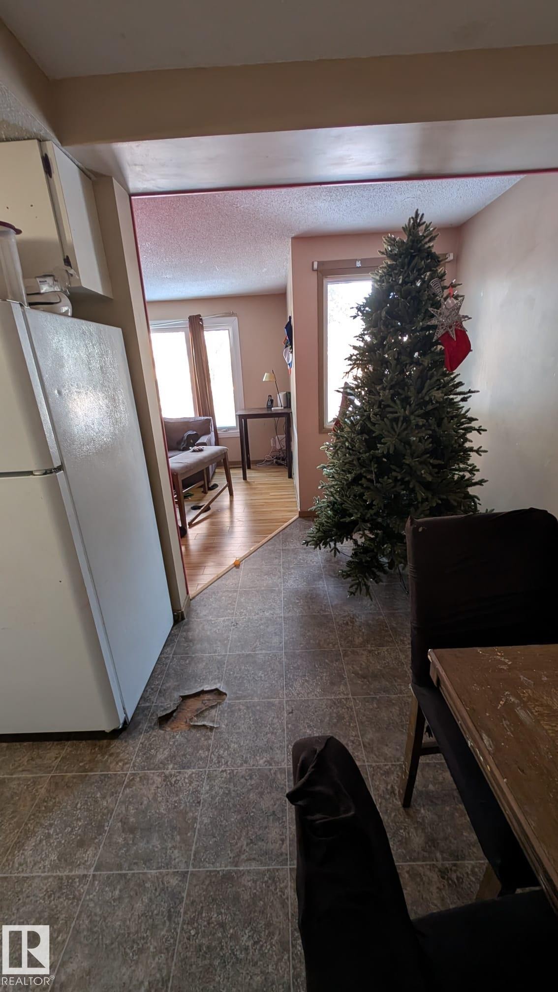 4 Amberly Crest, Edmonton, AB - Indoor Photo Showing Other Room