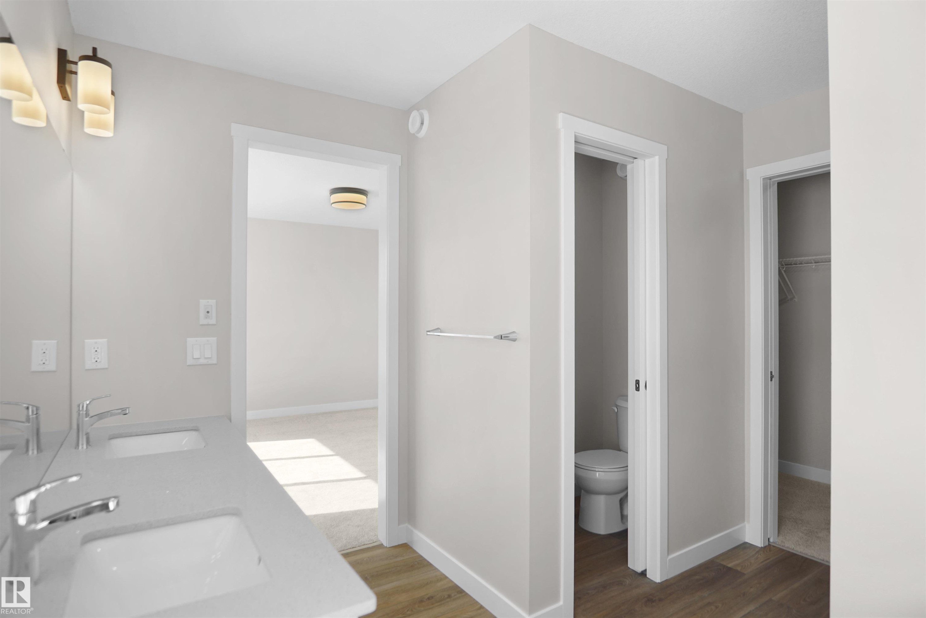7235 182 Avenue, Edmonton, AB - Indoor Photo Showing Bathroom