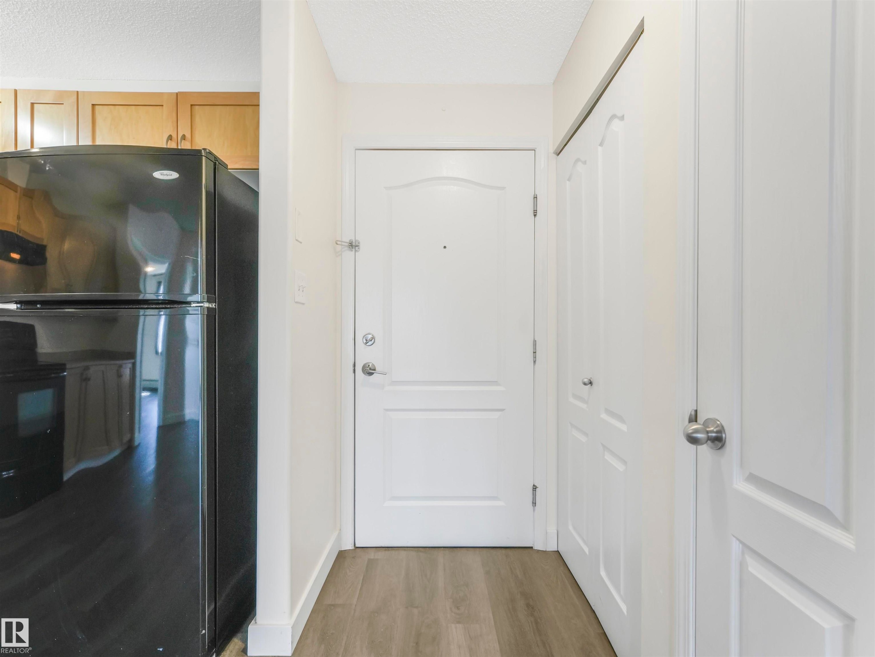 216 111 Edwards Drive, Edmonton, AB - Indoor Photo Showing Other Room