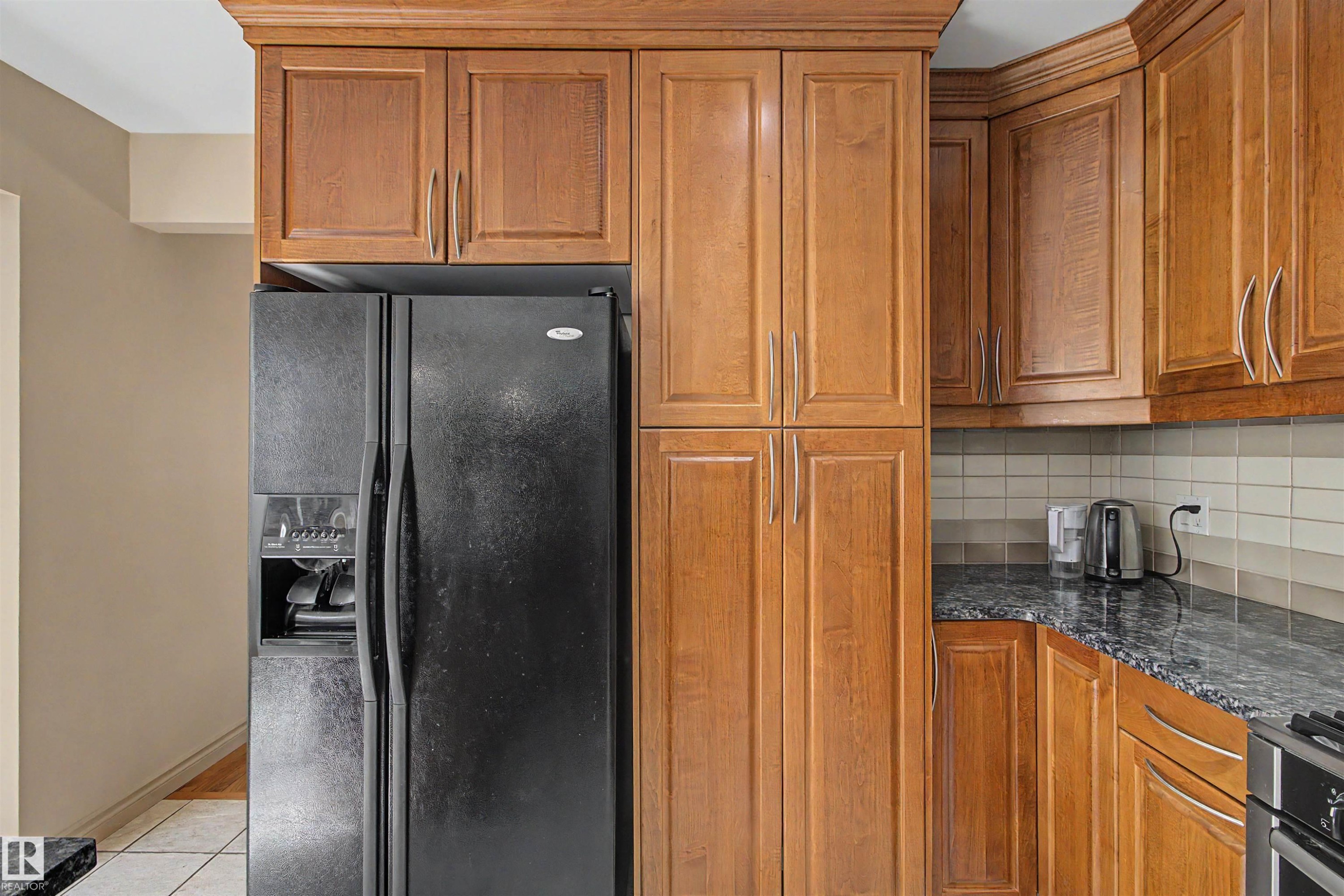 11617 26 Avenue, Edmonton, AB - Indoor Photo Showing Kitchen