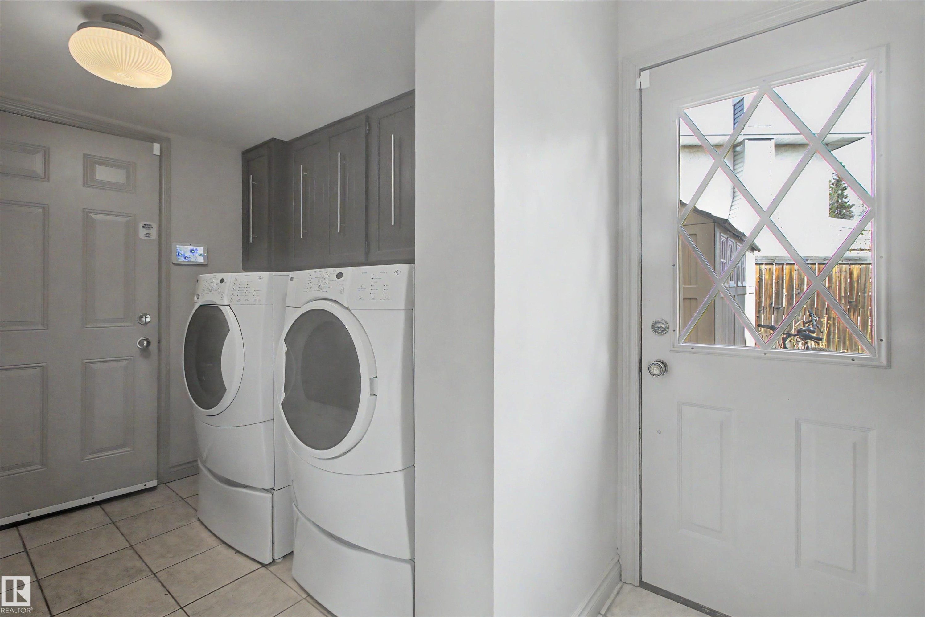 11617 26 Avenue, Edmonton, AB - Indoor Photo Showing Laundry Room