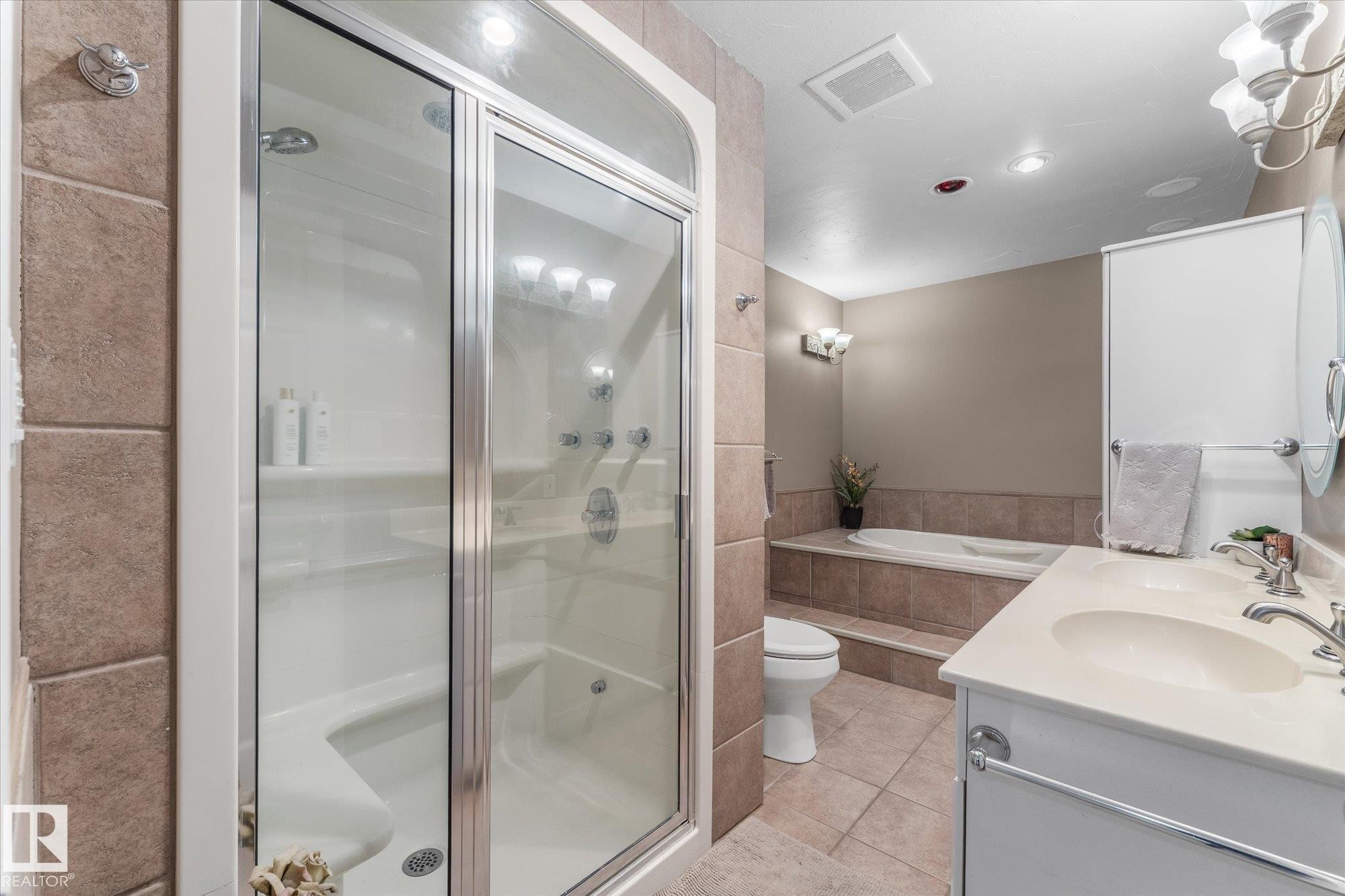 Steam Shower - 4627 10A Avenue Nw, Edmonton, AB - Indoor Photo Showing Bathroom