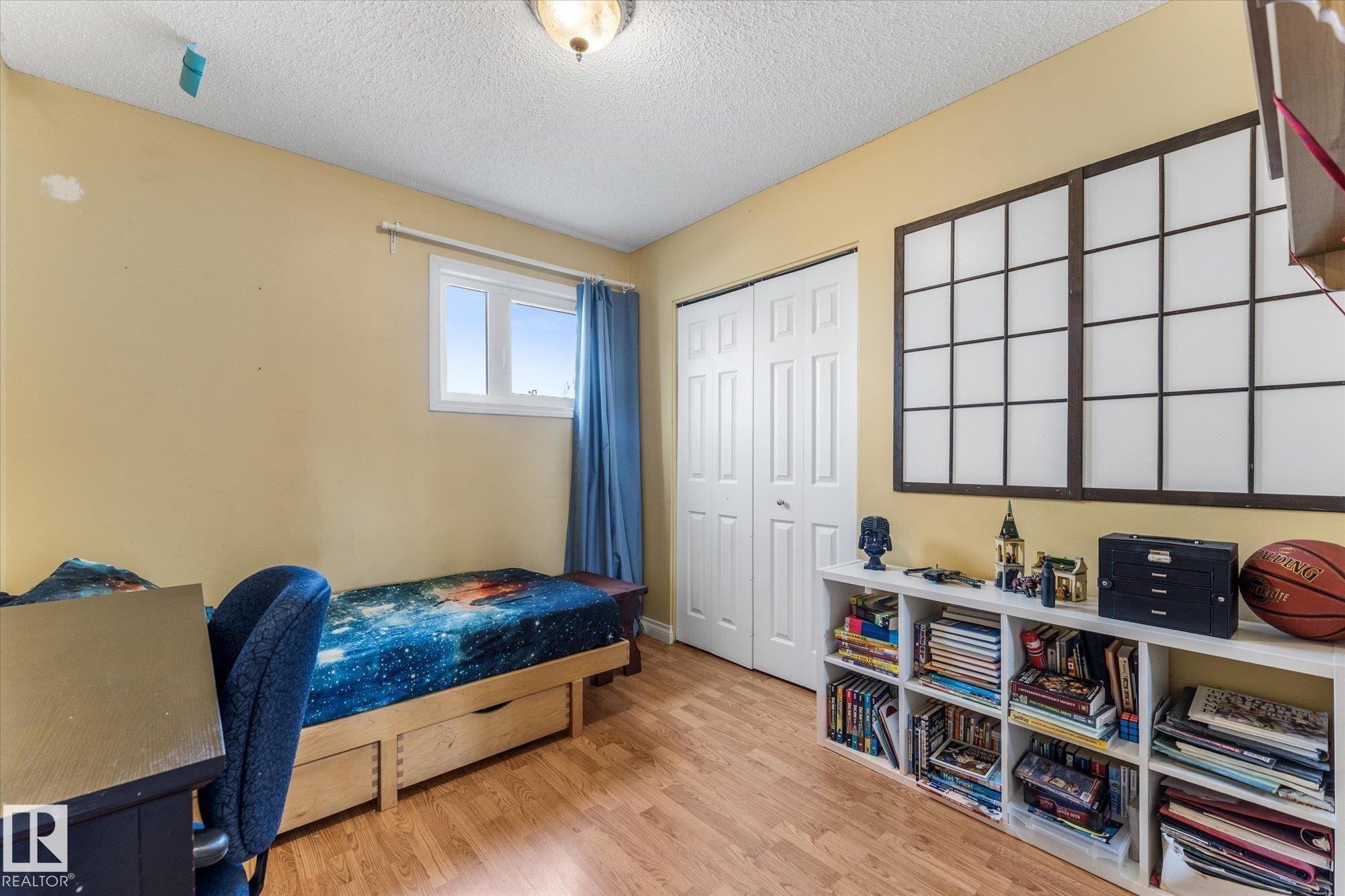 4627 10A Avenue Nw, Edmonton, AB - Indoor Photo Showing Bedroom