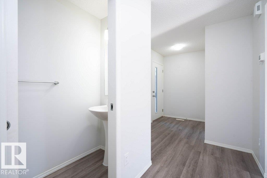 3099 Checknita Way, Edmonton, AB - Indoor